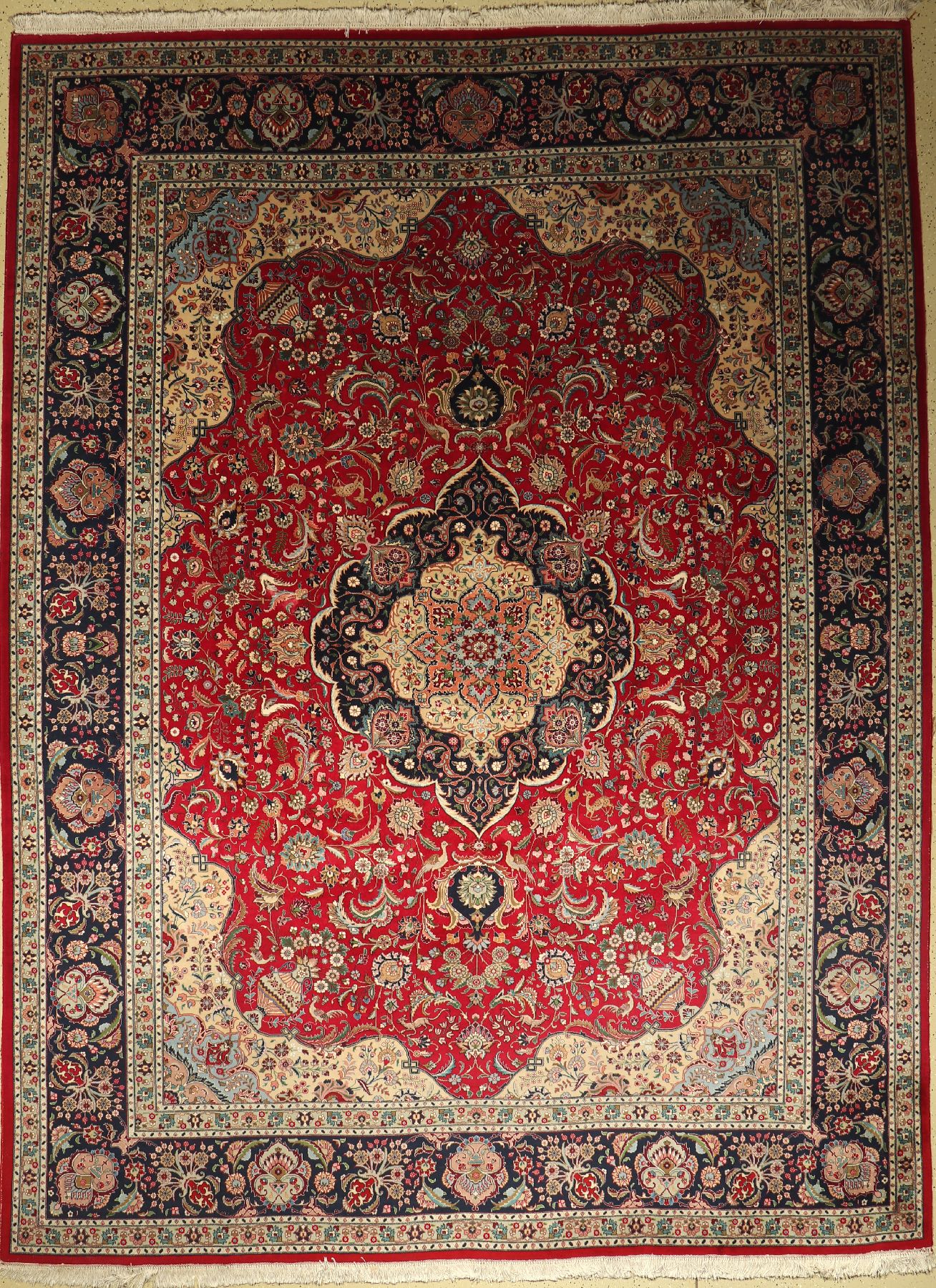 Täbriz fein, Persien, ca. 50 Jahre, Korkwolle, ca. 395 x 297 cm, Mottenfraß, EHZ: 2-3