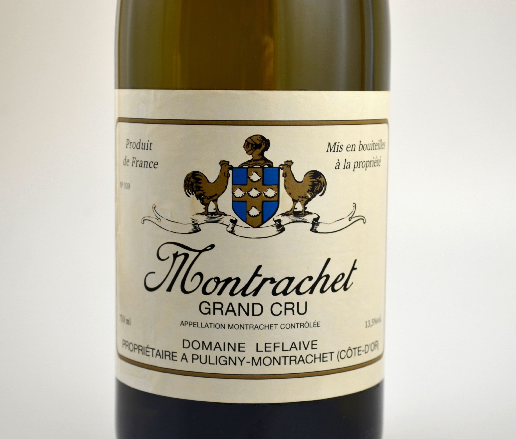 Detail d: 1 seltene Flasche 2004 Domaine Leflaive Montrachet Grand Cru, Cote de Beaune, ca. 75 cl, 13,5 % Vol., Abstand zwischen Korken und Wein: ca. 2,5 cm, ...