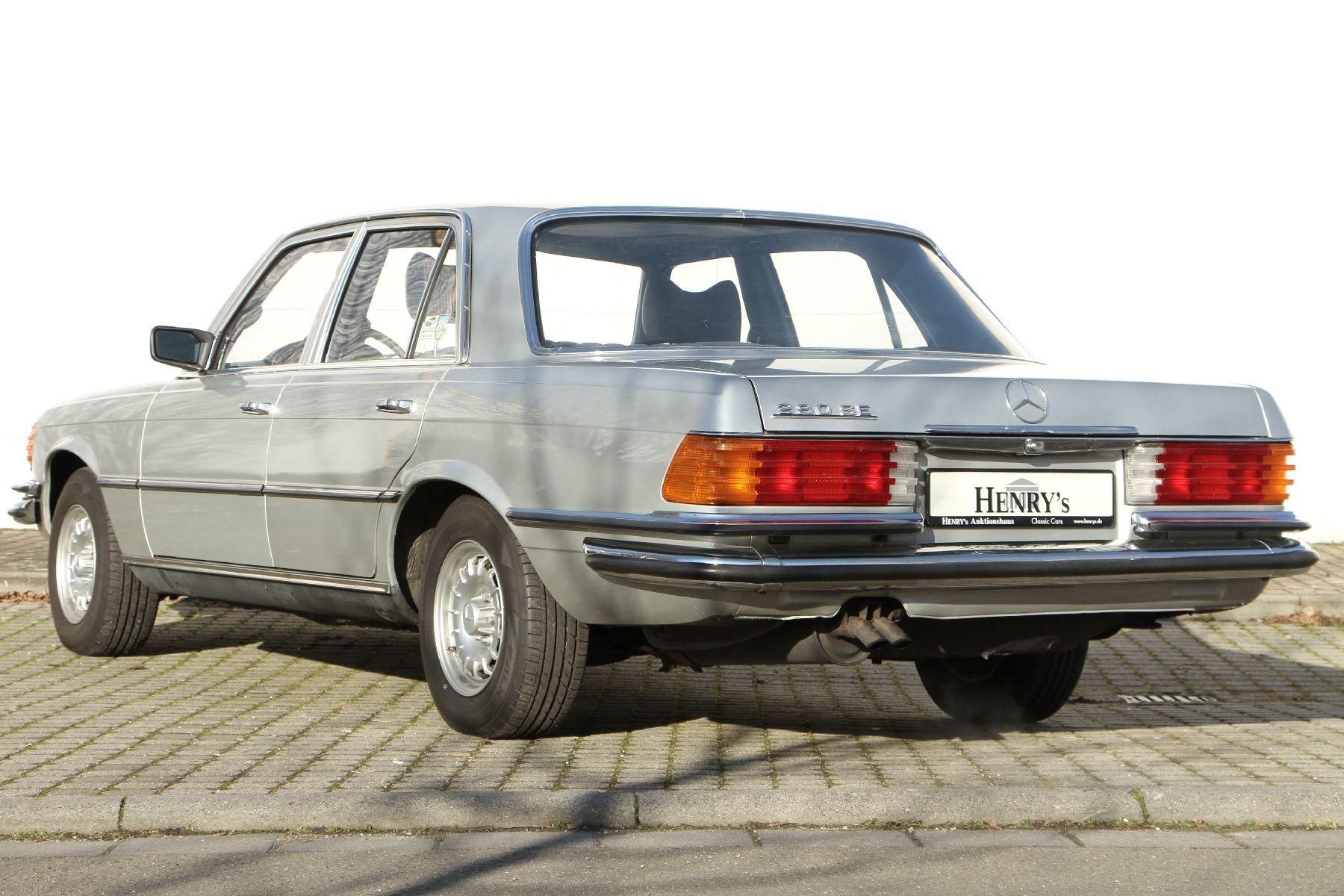 Detail e: Mercedes-Benz 280S Limousine, Fahrgestellnummer: 11602010089338, EZ 08/1977, 2 Hand, Laufleistung 54.371 km abgelesen, HU 06/2020, H-Zulassung, 114 ...