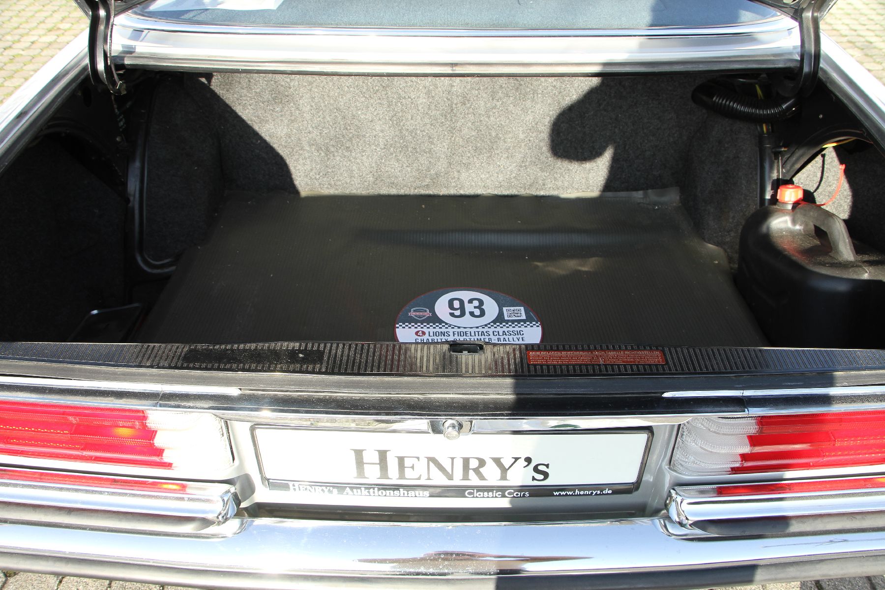 Detail f: Mercedes-Benz 280S Limousine, Fahrgestellnummer: 11602010089338, EZ 08/1977, 2 Hand, Laufleistung 54.371 km abgelesen, HU 06/2020, H-Zulassung, 114 ...