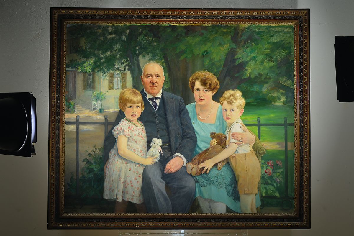 Detail k: Maler der Münchener Schule, datiert 1928, Porträt des Friedrich von Bassermann-Jordan (1872-1959, pfälzischer Weingutsbesitzer und ...