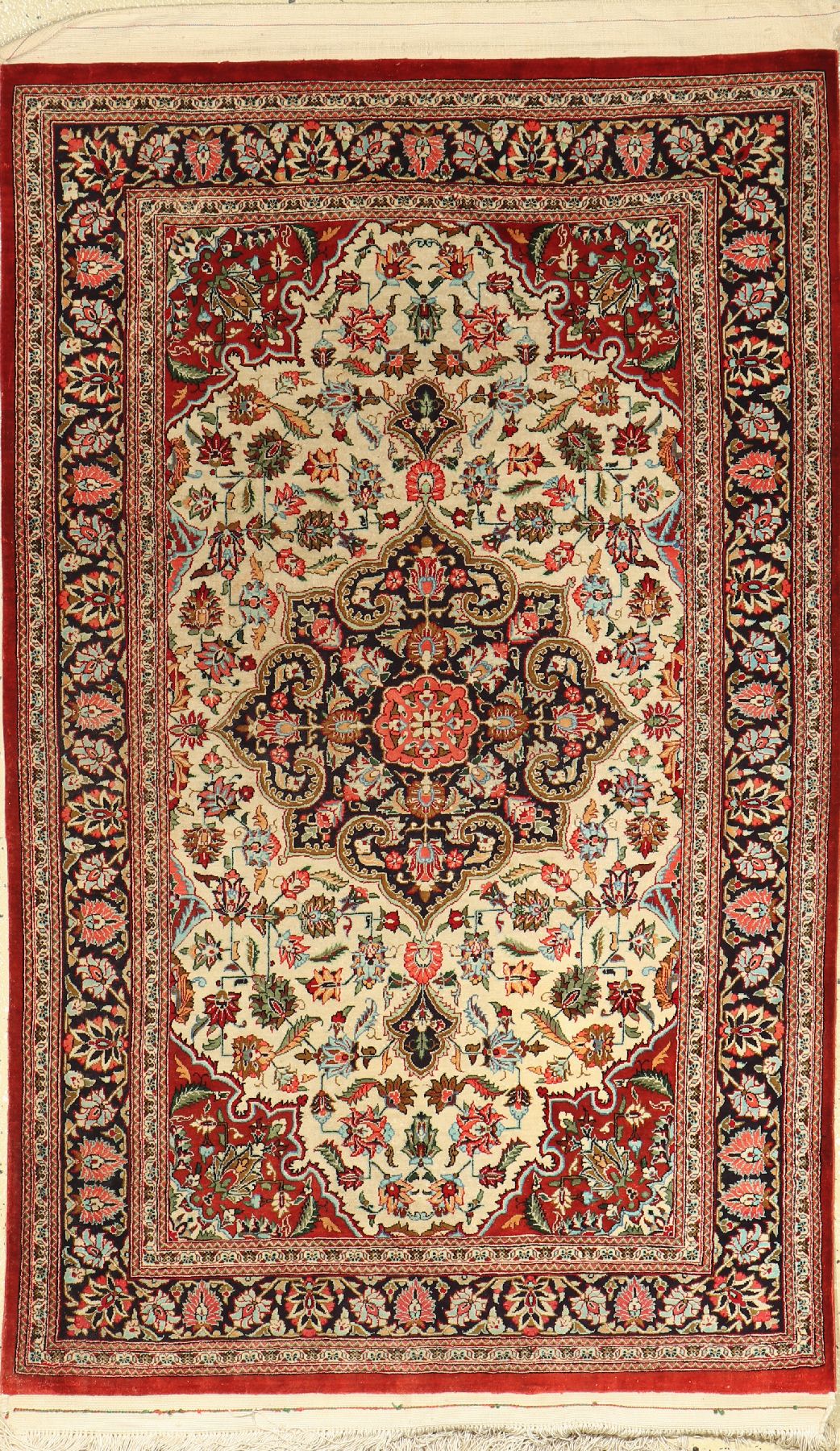Feiner Seiden Ghom, Persien, ca. 20 Jahre, reine Naturseide, ca. 123 x 80 cm, EHZ: 2-3