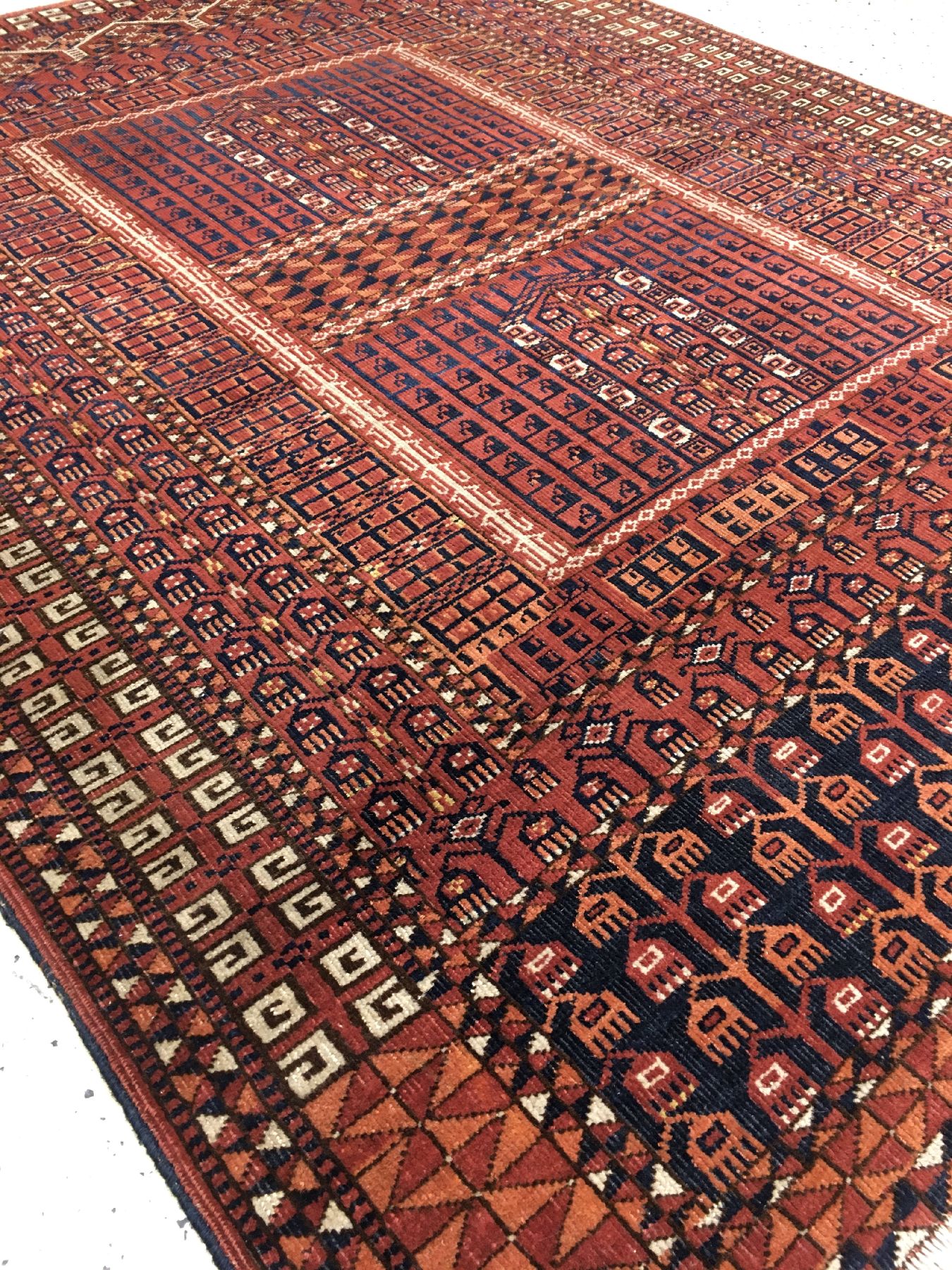 Detail c: Seltener Saryk "Engsi" antik, Turkmenistan, 19.Jhd., Wolle geknüpft auf Wolle. Kleinformatiger Türteppich der Saryken mit ...