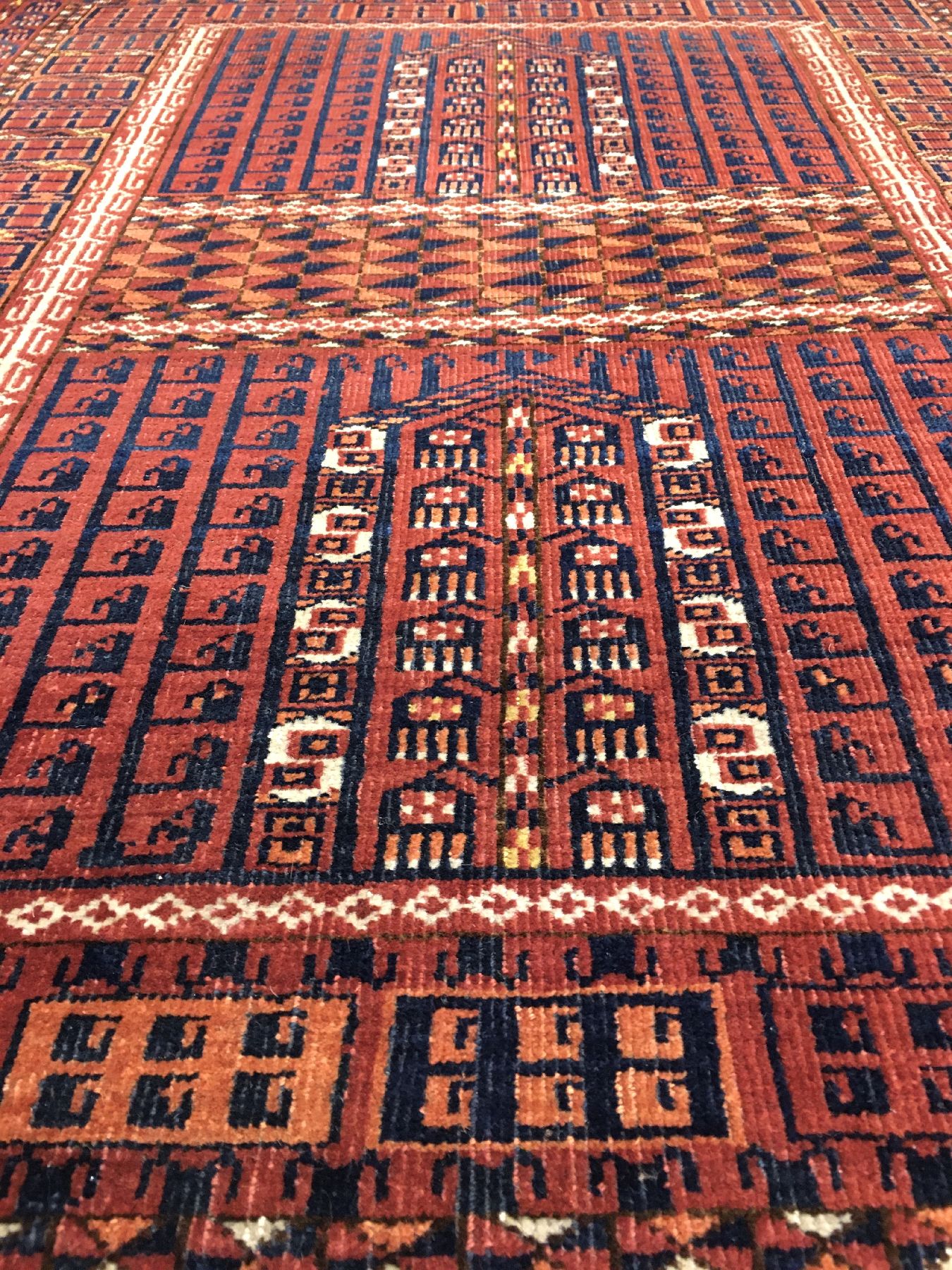 Detail d: Seltener Saryk "Engsi" antik, Turkmenistan, 19.Jhd., Wolle geknüpft auf Wolle. Kleinformatiger Türteppich der Saryken mit ...