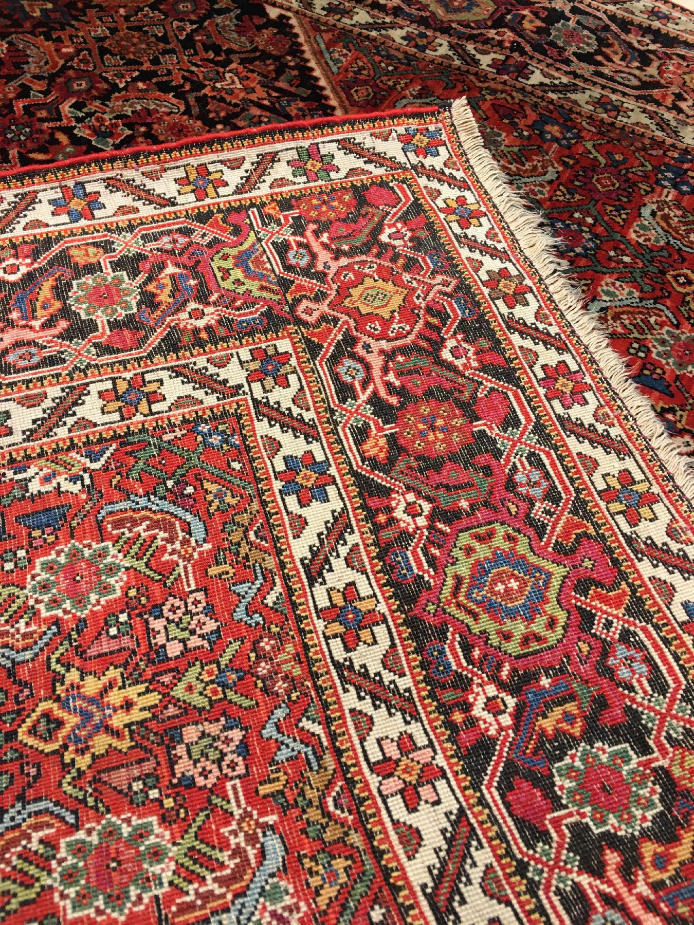 Detail h: Feiner Farahan antik, Westpersien, Ende 19.Jhd., Korkwolle geknüpft auf Baumwolle. Feine Farahan Qualität mit reich an erstklassigen Naturfarben. ...