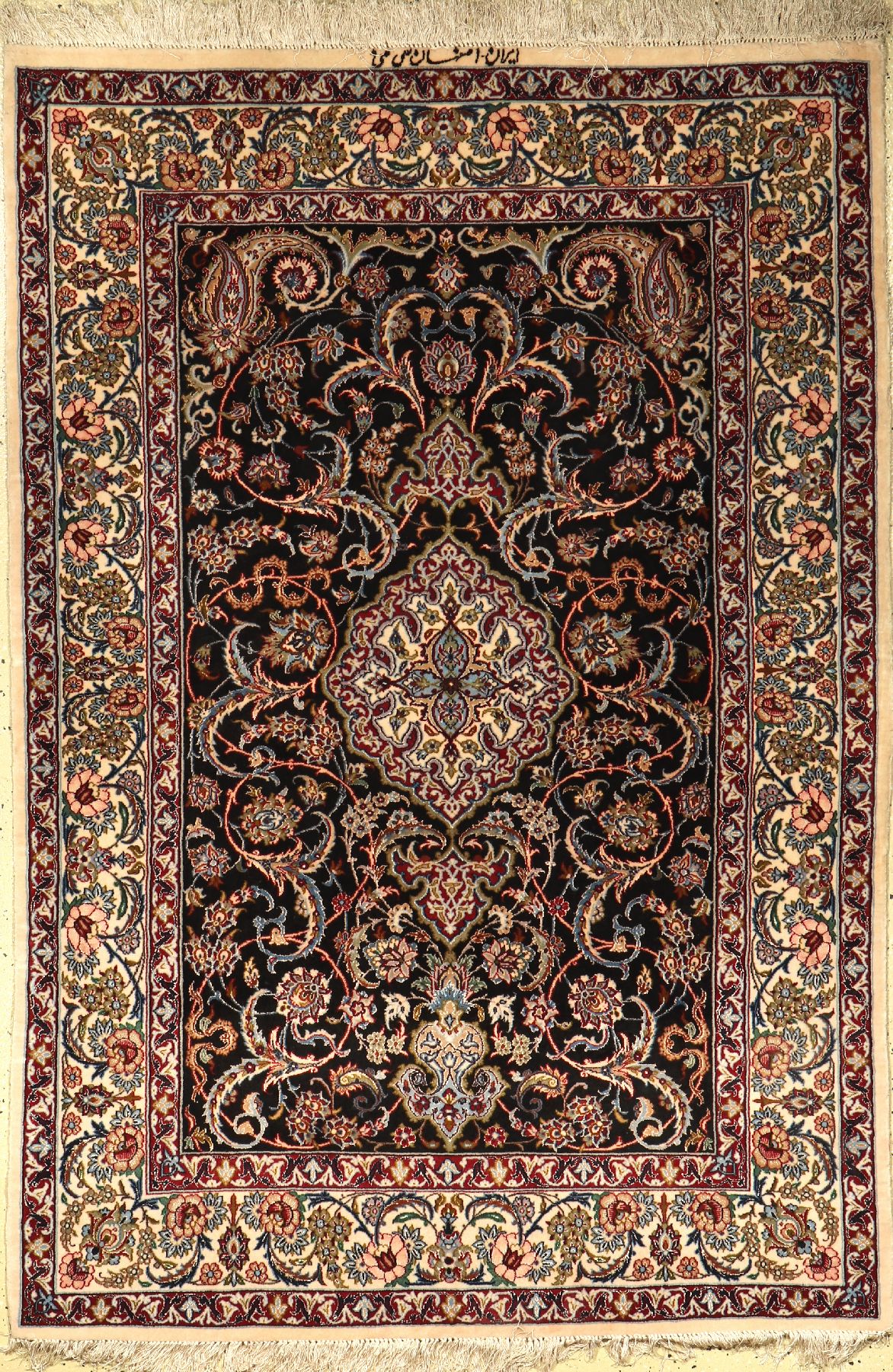 Esfahan (Signiert), Persien, ca. 40 Jahre, Korkwolle mit und auf Seide, ca. 160 x 109 cm, EHZ: 2-3 (leichte Mottenfraß)