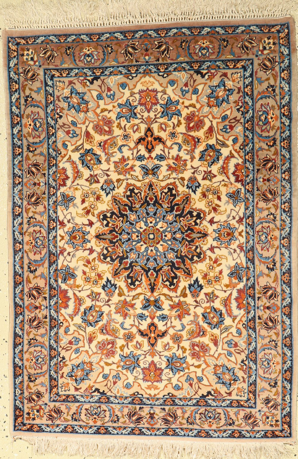 Esfahan fein, Persien, ca. 40 Jahre, Korkwolle mit und auf Seide, ca. 104 x 74 cm, EHZ: 2