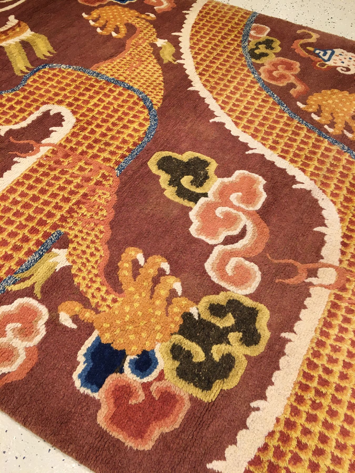 Detail e: Seltener großer Ning-Hsia "Säulen-Tempelteppich" antik "kaiserlicher Drache" (wohl gefertigt für die Paläste oder Tempel in ...