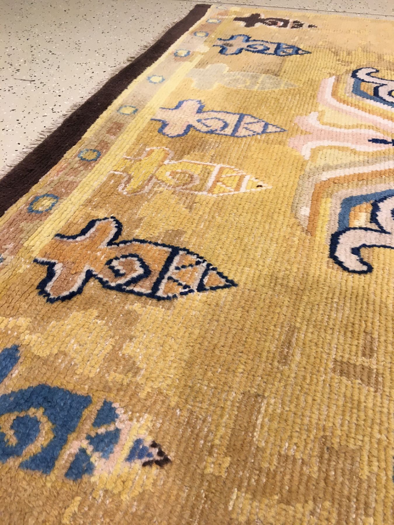 Detail g: Früher Ning-Hsia "Tempelteppich" antik "Tao-Tieh Maske" (wohl gefertigt für einer der Tempel in der verbotenen Stadt Peking) ...