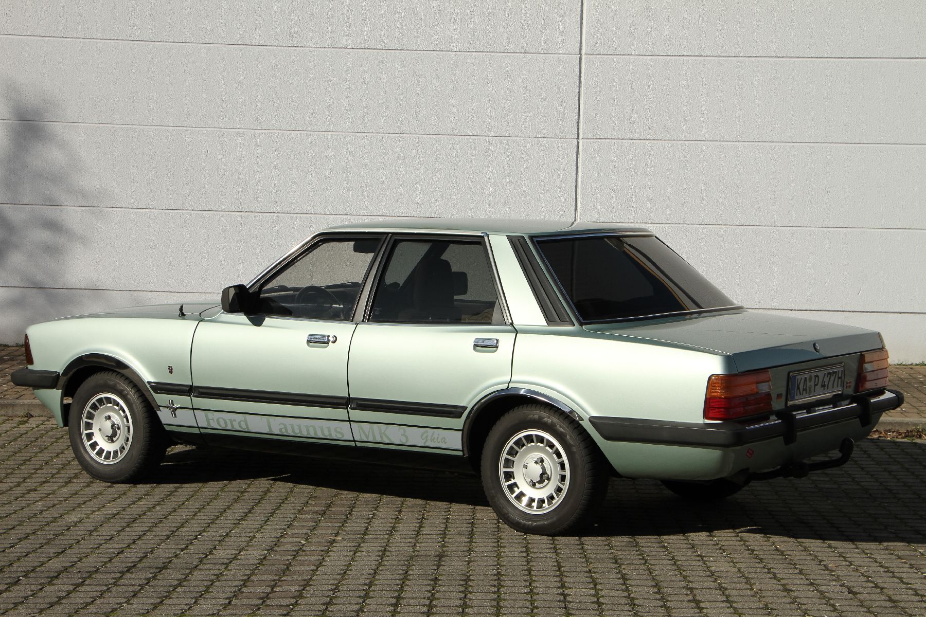Detail c: Ford Taunus II 2000 Ghia Limousine, Fahrgestellnummer: WF0FXXGBBFBU29364, EZ 03/1981, H-Zulassung, 3. Hand, Laufleistung 59.107 km abgelesen, HU ...