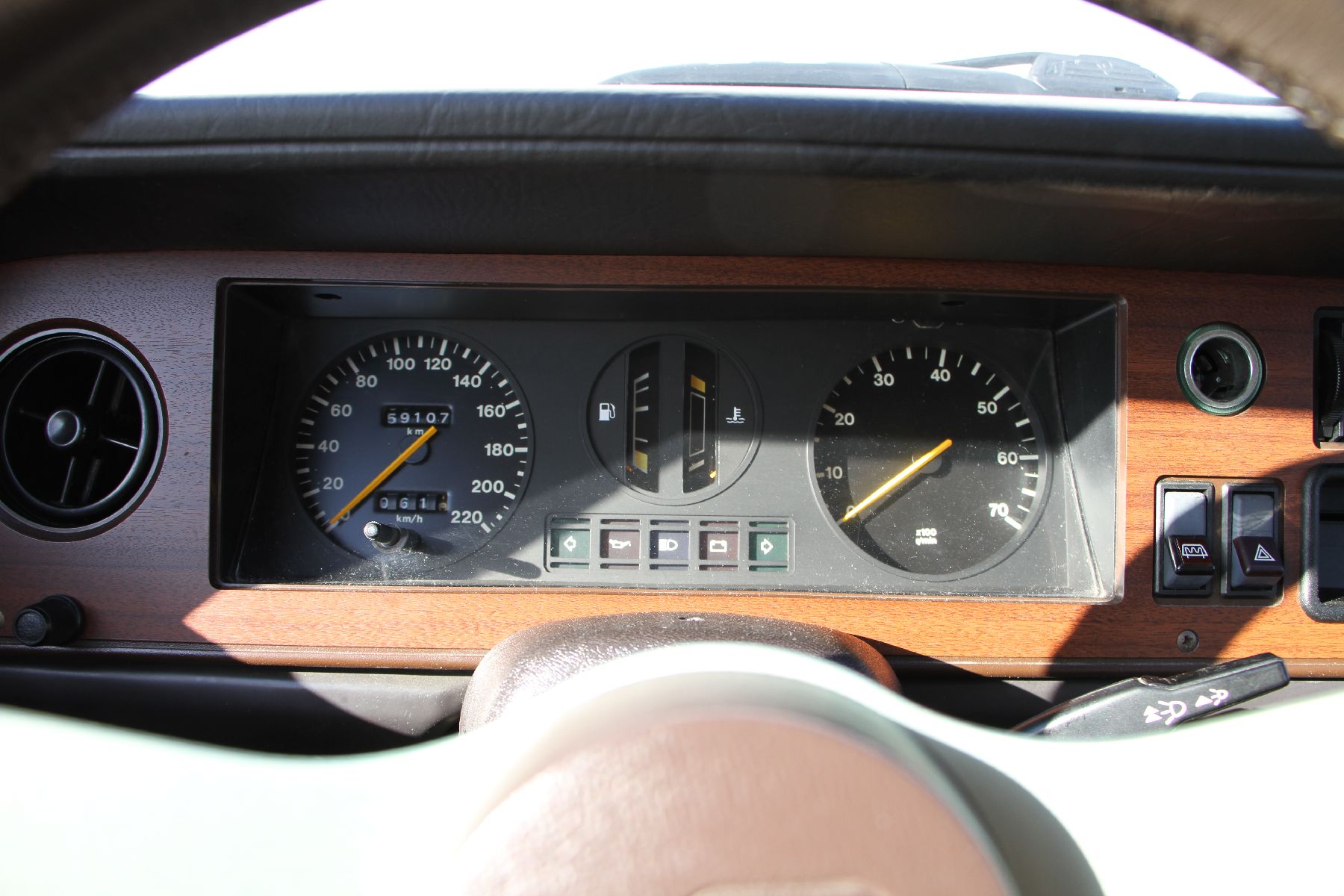 Detail m: Ford Taunus II 2000 Ghia Limousine, Fahrgestellnummer: WF0FXXGBBFBU29364, EZ 03/1981, H-Zulassung, 3. Hand, Laufleistung 59.107 km abgelesen, HU ...