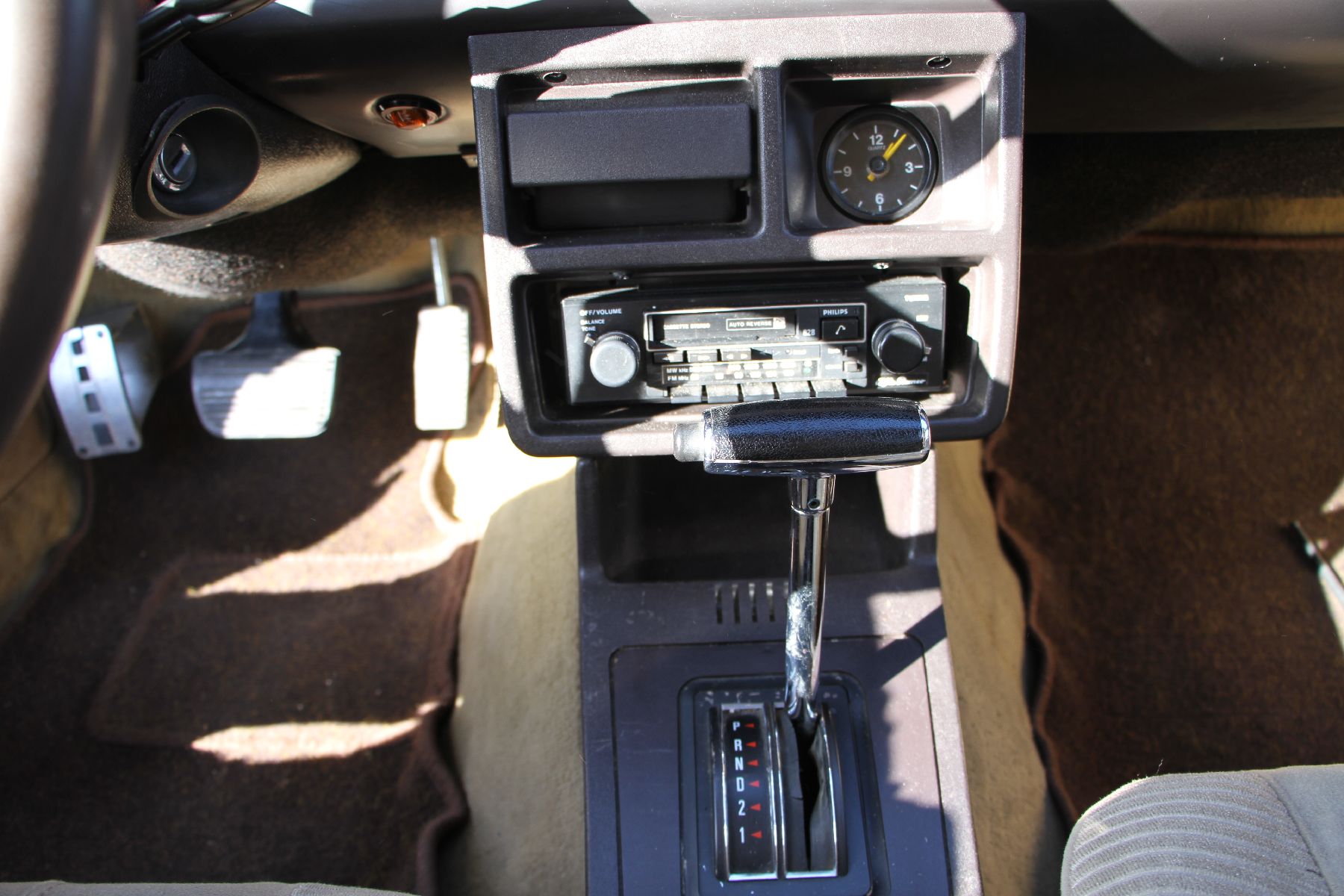 Detail n: Ford Taunus II 2000 Ghia Limousine, Fahrgestellnummer: WF0FXXGBBFBU29364, EZ 03/1981, H-Zulassung, 3. Hand, Laufleistung 59.107 km abgelesen, HU ...