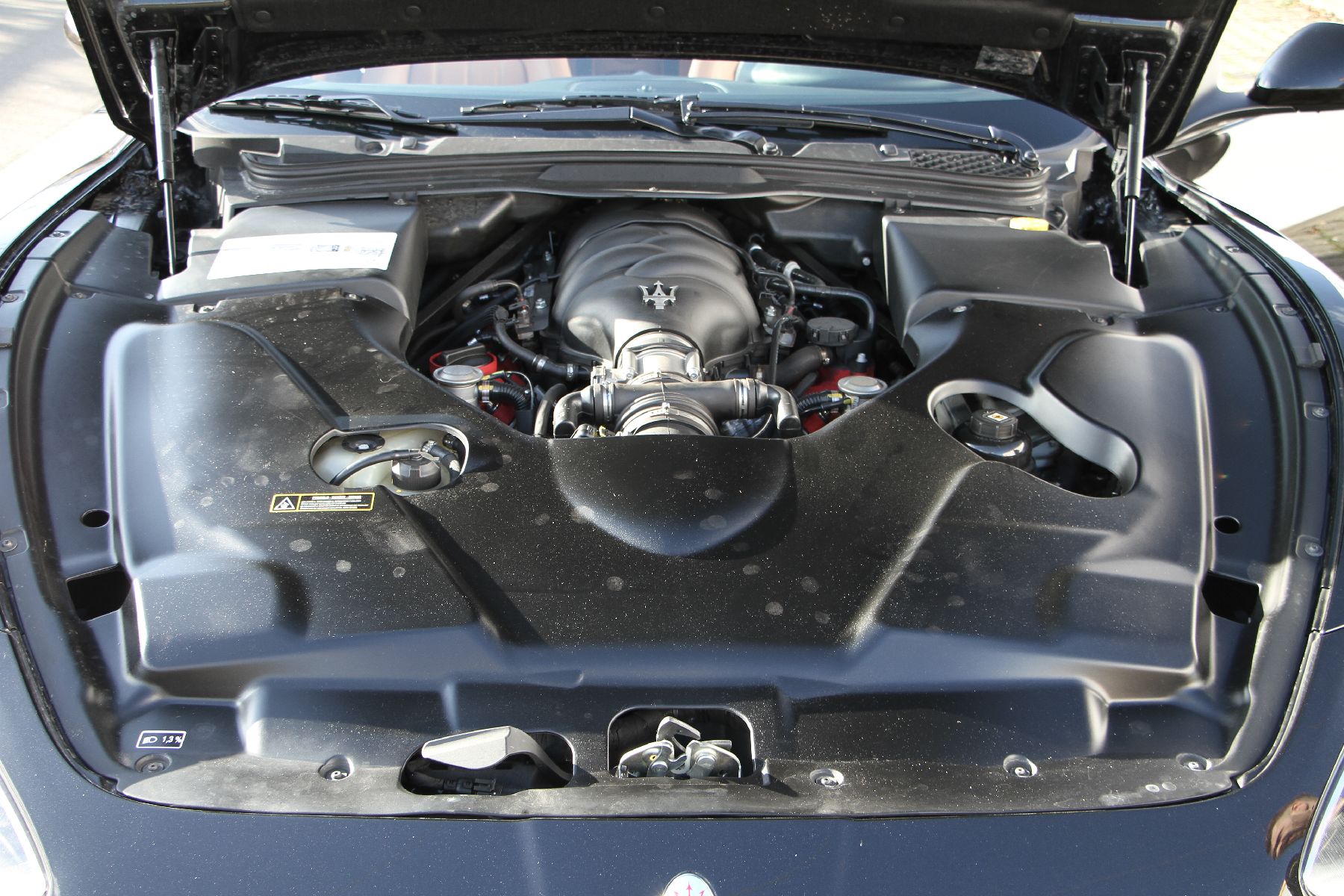 Detail l: Maserati Grand Cabrio, Fahrgestellnummer: ZAMKM45B000052657, EZ 04/2010, 2. Hand, Laufleistung 41.200 km, HU 08/2021, 323 kW/439 PS, 8-Zylinder, ...