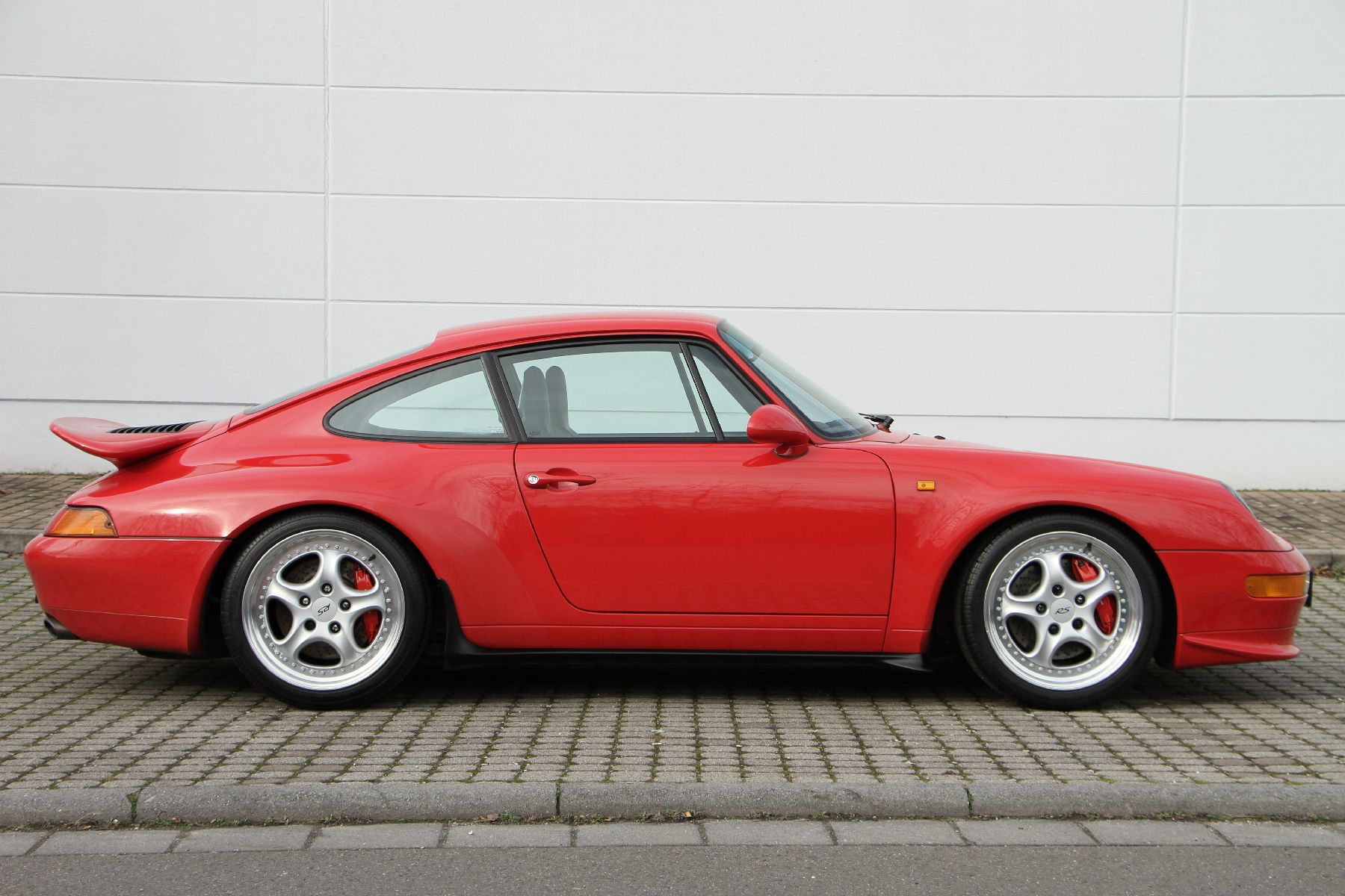 Detail b: Porsche 911 Carrera RS 993, Fahrgestellnummer: WP0ZZZ99ZTS390517, EZ 08/1995, 2. Hand, Erstzulassung als Vorführwagen, Laufleistung 23.400 km, HU ...