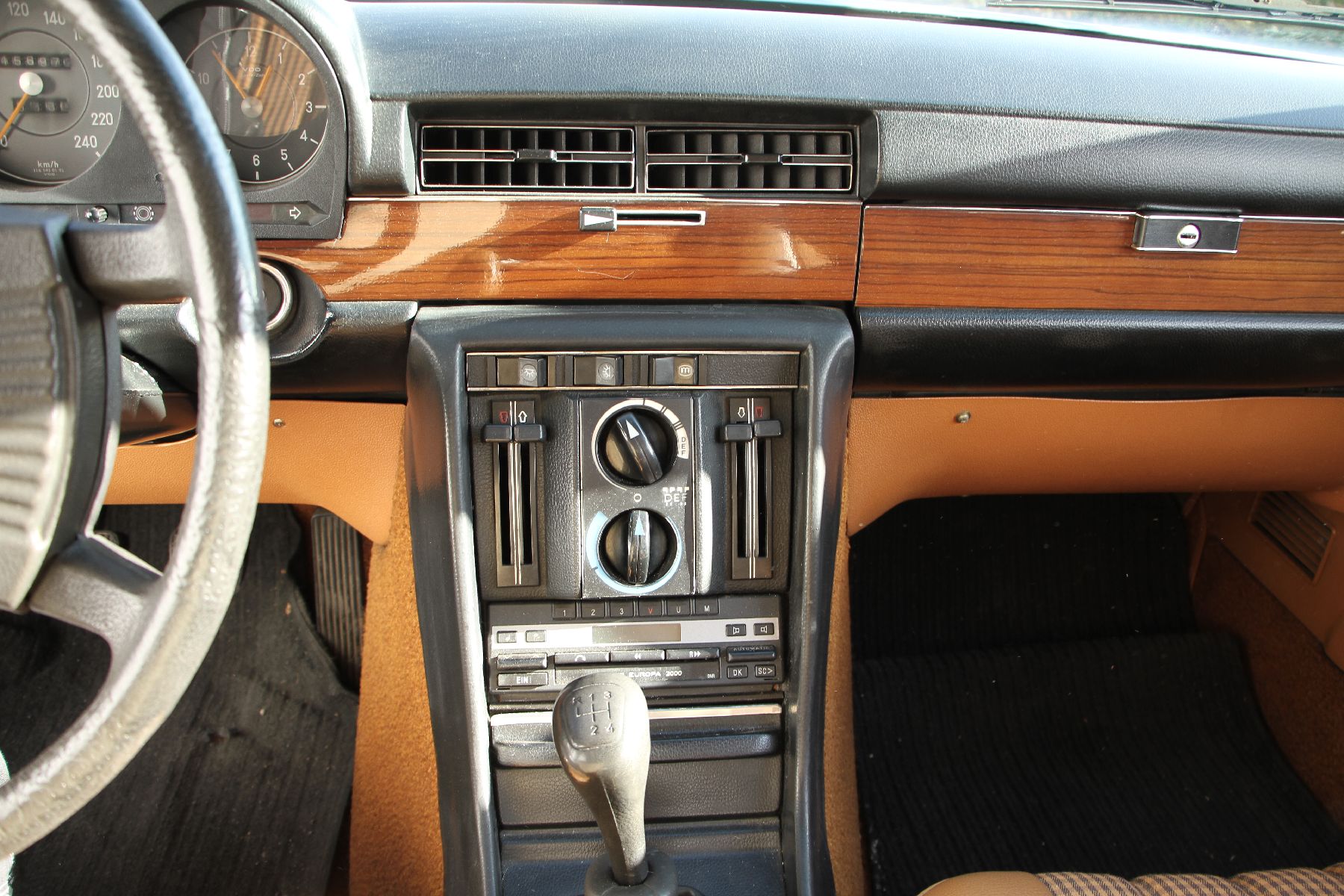 Detail k: Mercedes-Benz 280 SE, Fahrgestellnummer: 11602410093259, EZ 08/1977, Fahrzeug ursprünglich US Version, 1. Hand im deutschen Brief, Laufleistung ...