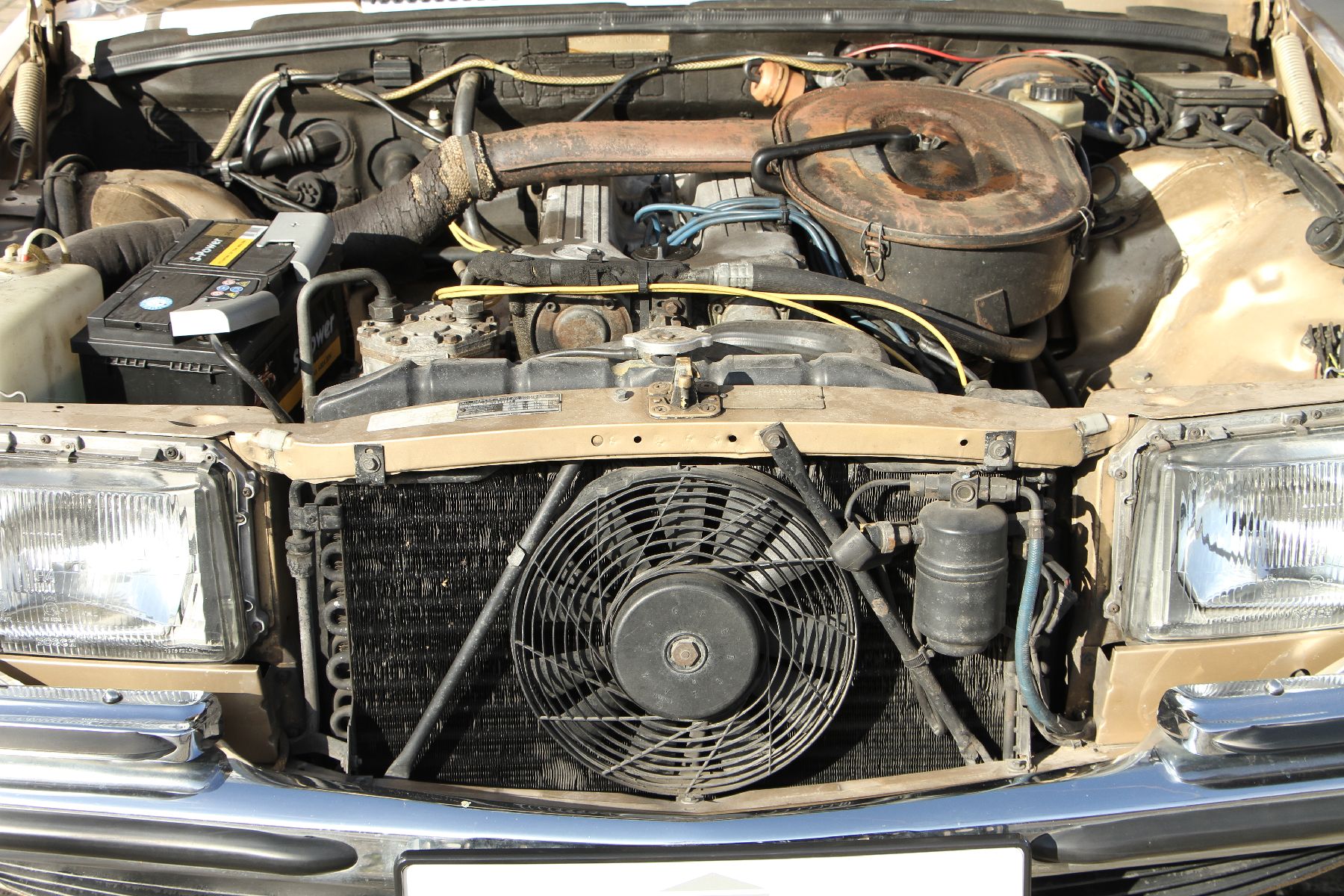 Detail o: Mercedes-Benz 280 SE, Fahrgestellnummer: 11602410093259, EZ 08/1977, Fahrzeug ursprünglich US Version, 1. Hand im deutschen Brief, Laufleistung ...