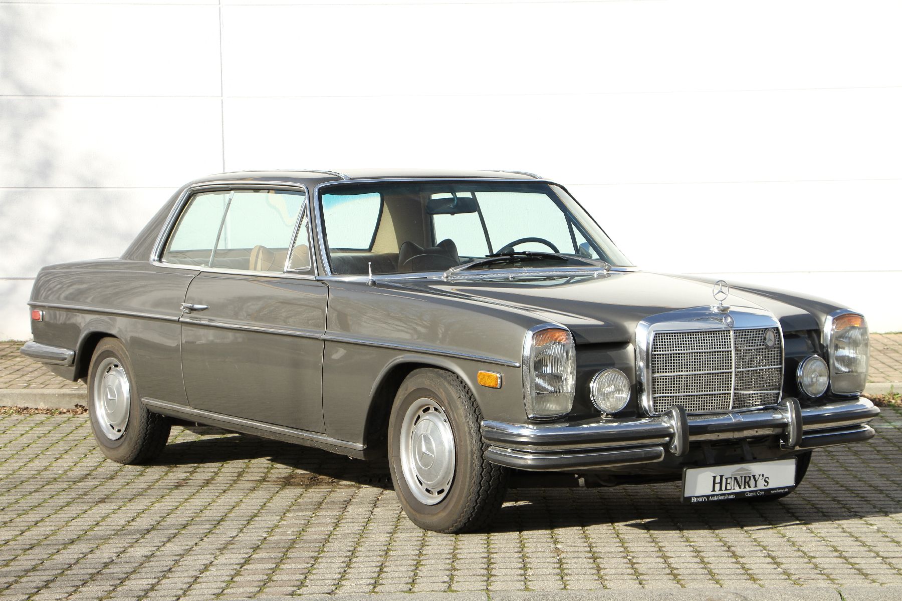 Detail a: Mercedes-Benz 280 Coupé, Fahrgestellnummer: 11407312002203, EZ 07/1973, Fahrzeug ursprüngliche US Version, 1 Vorbesitzer im Brief eingetragen, ...
