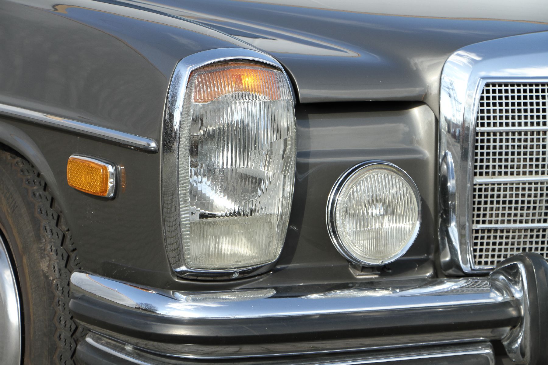Detail e: Mercedes-Benz 280 Coupé, Fahrgestellnummer: 11407312002203, EZ 07/1973, Fahrzeug ursprüngliche US Version, 1 Vorbesitzer im Brief eingetragen, ...