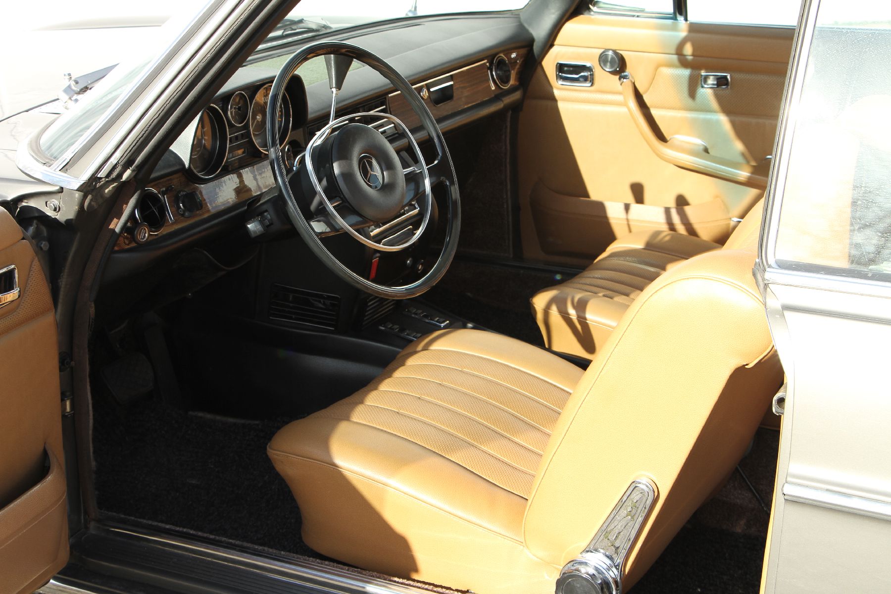 Detail h: Mercedes-Benz 280 Coupé, Fahrgestellnummer: 11407312002203, EZ 07/1973, Fahrzeug ursprüngliche US Version, 1 Vorbesitzer im Brief eingetragen, ...
