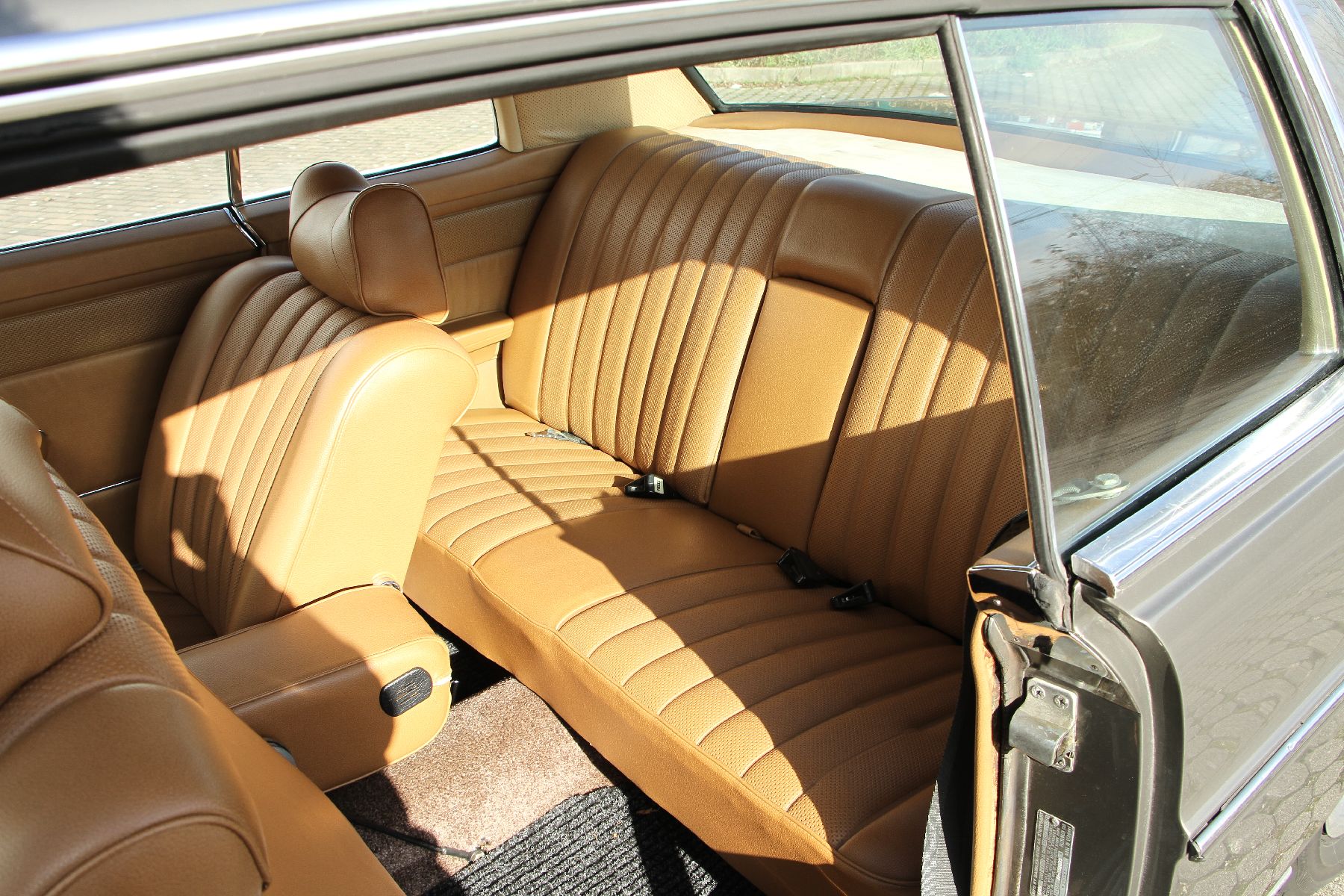 Detail i: Mercedes-Benz 280 Coupé, Fahrgestellnummer: 11407312002203, EZ 07/1973, Fahrzeug ursprüngliche US Version, 1 Vorbesitzer im Brief eingetragen, ...
