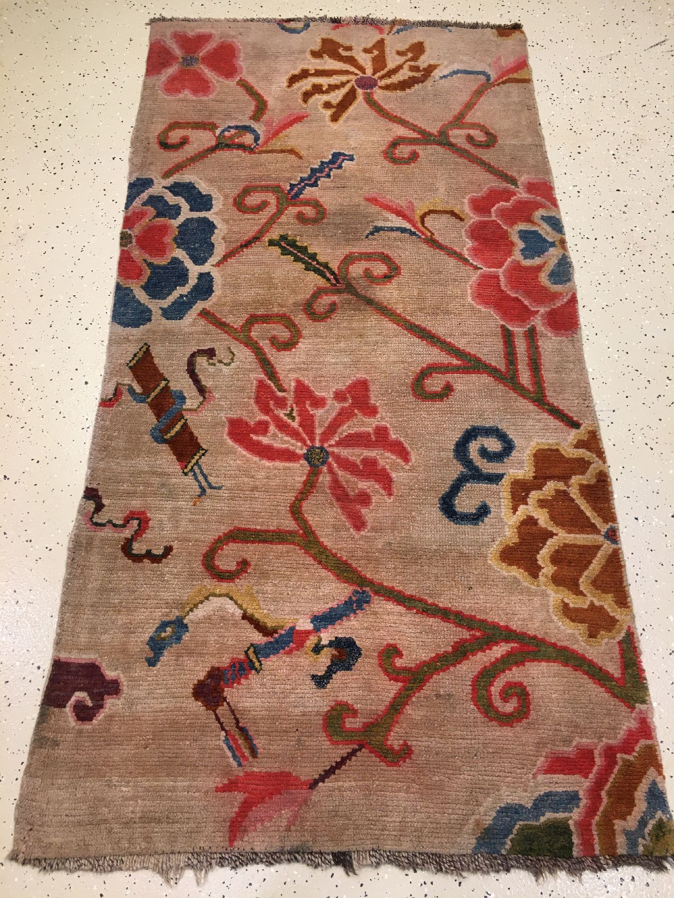 Detail a: Gyantse "Khaden" alt (Päonien), Südtibet, um 1920, Wolle geknüpft auf Wolle. Dekorativer tibetischer Khaden mit Päonien und ...