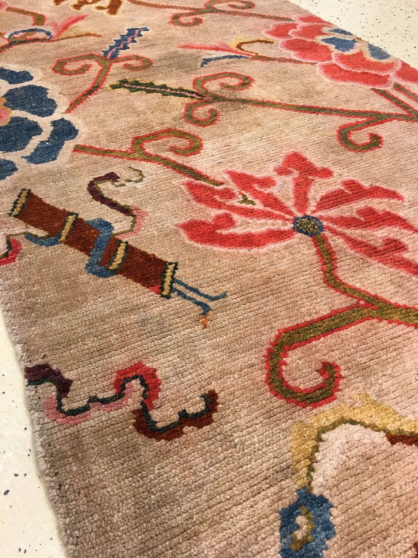 Detail c: Gyantse "Khaden" alt (Päonien), Südtibet, um 1920, Wolle geknüpft auf Wolle. Dekorativer tibetischer Khaden mit Päonien und ...