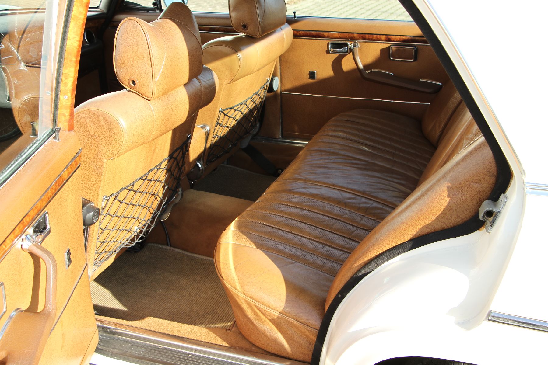 Detail l: Mercedes-Benz 300 SEL 3,5, Fahrgestellnummer: 10905612007692, EZ 09/1971,deutsches Fahrzeug aus 1. Hand, Laufleistung ca. 119.000 km abgelesen, HU ...