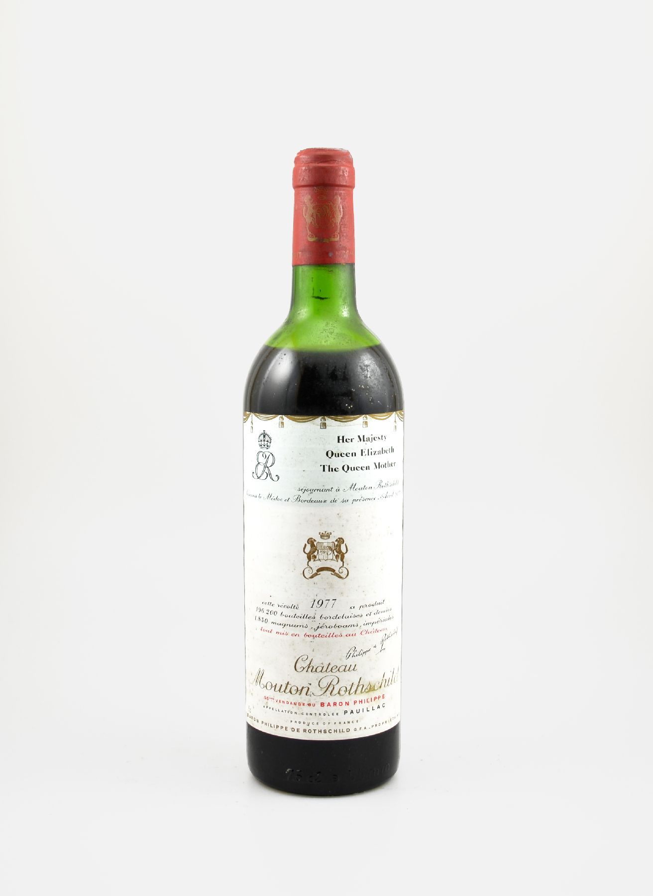 1 Flasche 1977 Chateau Mouton Rothschild, Pauillac, Premier Grand Cru Classe, ca. 75 cl, Füllstand: mid shoulder, Etikett leicht beschmutzt, ...