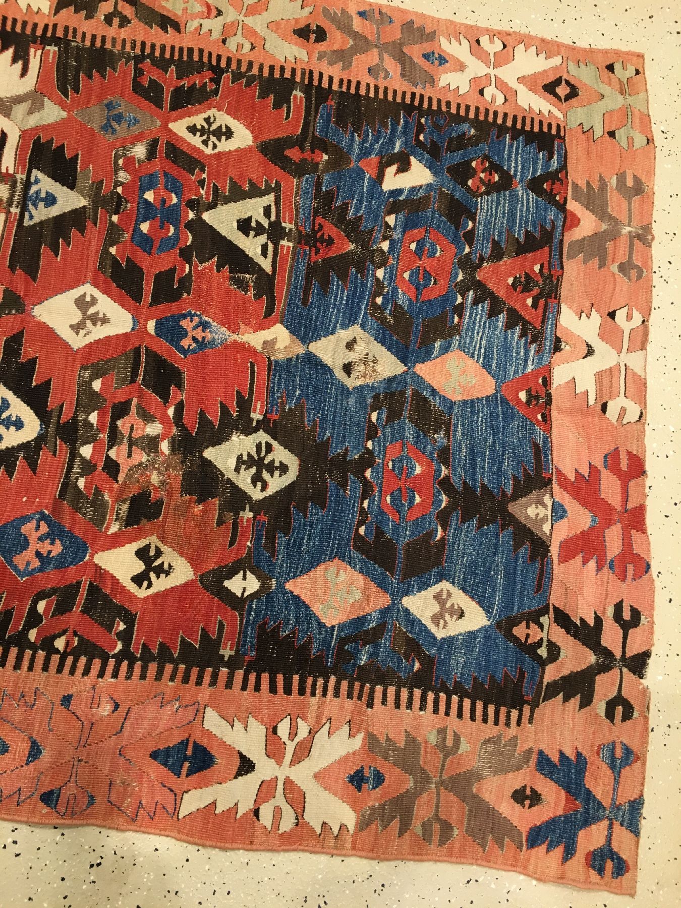 Detail f: Konya "Kelim" antik, Zentralanatolien, 19.Jhd., Wolle gewebt auf Wolle. Das Feld dieses Kelims aus Zentralanatolien zeigt ein ...