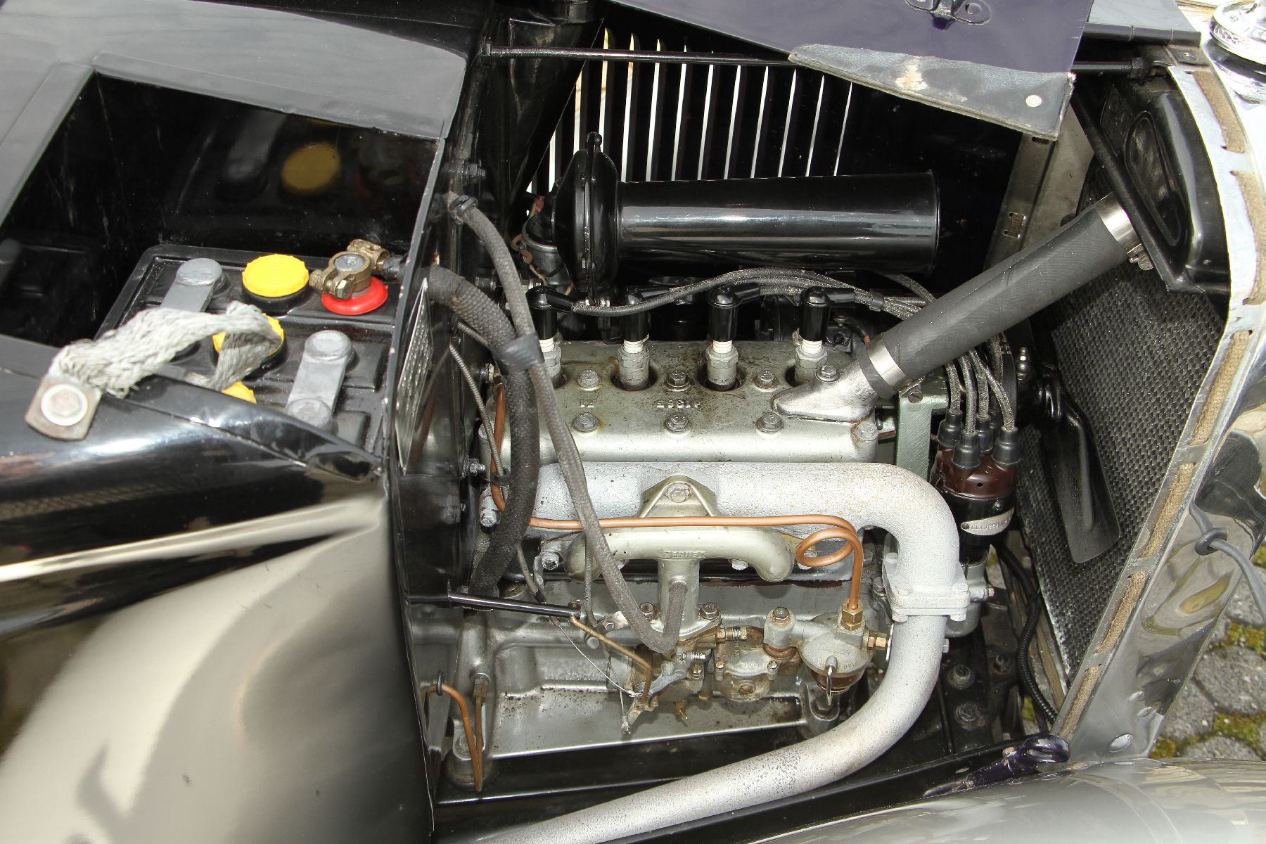 Detail h: American Austin 5-Window Coupé, Fahrgestellnummer: 3755463, EZ 12/1933, 1 Eintrag im deutschen Brief, Laufleistung 1.713 miles abgelesen, HU ...