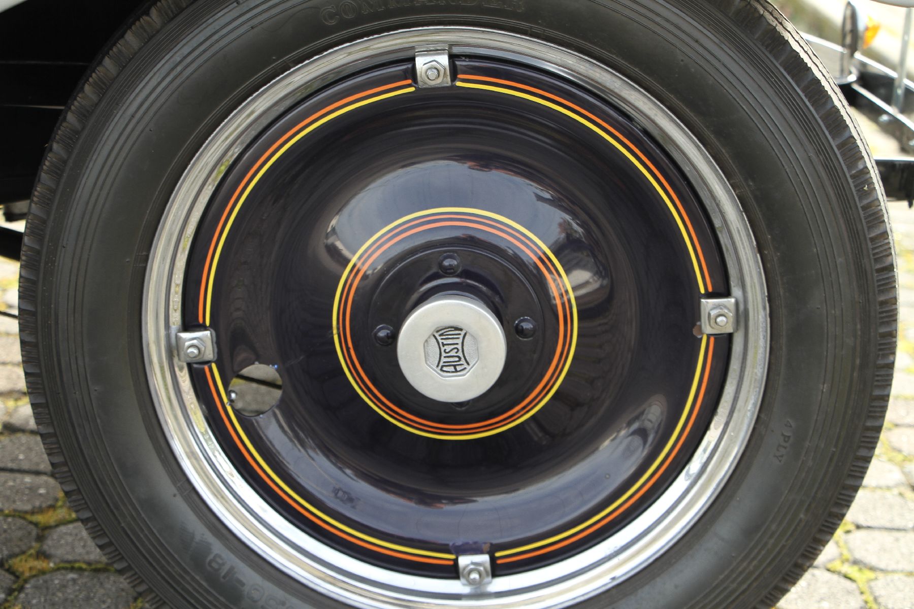 Detail n: American Austin 5-Window Coupé, Fahrgestellnummer: 3755463, EZ 12/1933, 1 Eintrag im deutschen Brief, Laufleistung 1.713 miles abgelesen, HU ...