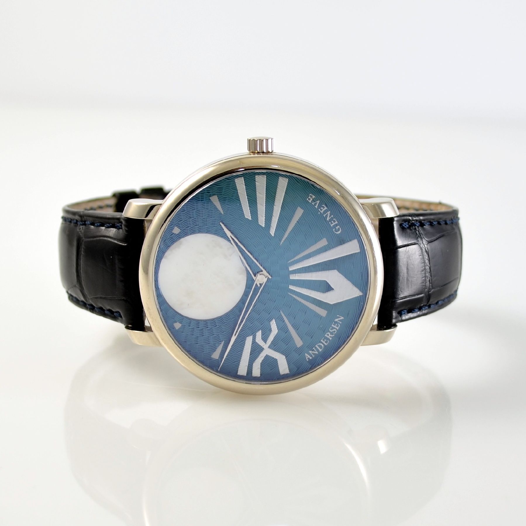 ANDERSEN GENEVE Kamar ausgefallene Herrenarmbanduhr mit Mondphase in WG 750/000, Schweiz um 2010, Automatik, massives beids. vergl. ...
