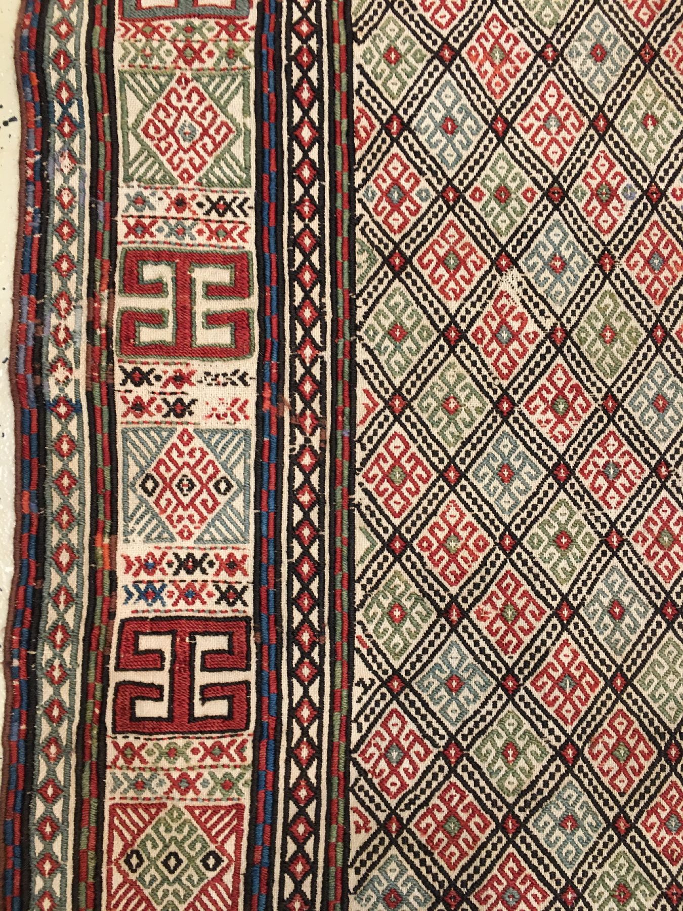 Detail f: Feiner Azeri "Verneh" antik, Südkaukasus Azerbaijan, 19.Jhd., Wolle gewebt auf Wolle. Fein gewebte Azeri Verneh mit broschier-Technik ...