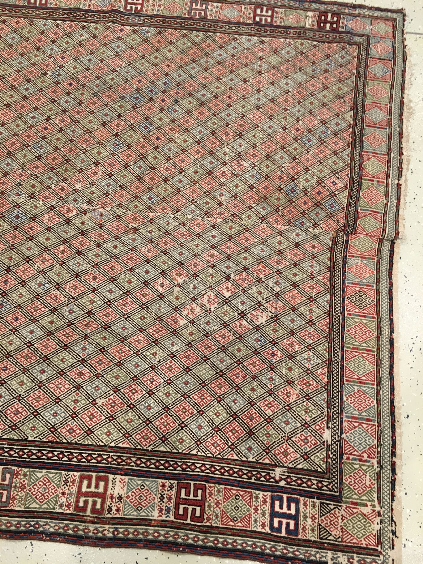 Detail h: Feiner Azeri "Verneh" antik, Südkaukasus Azerbaijan, 19.Jhd., Wolle gewebt auf Wolle. Fein gewebte Azeri Verneh mit broschier-Technik ...