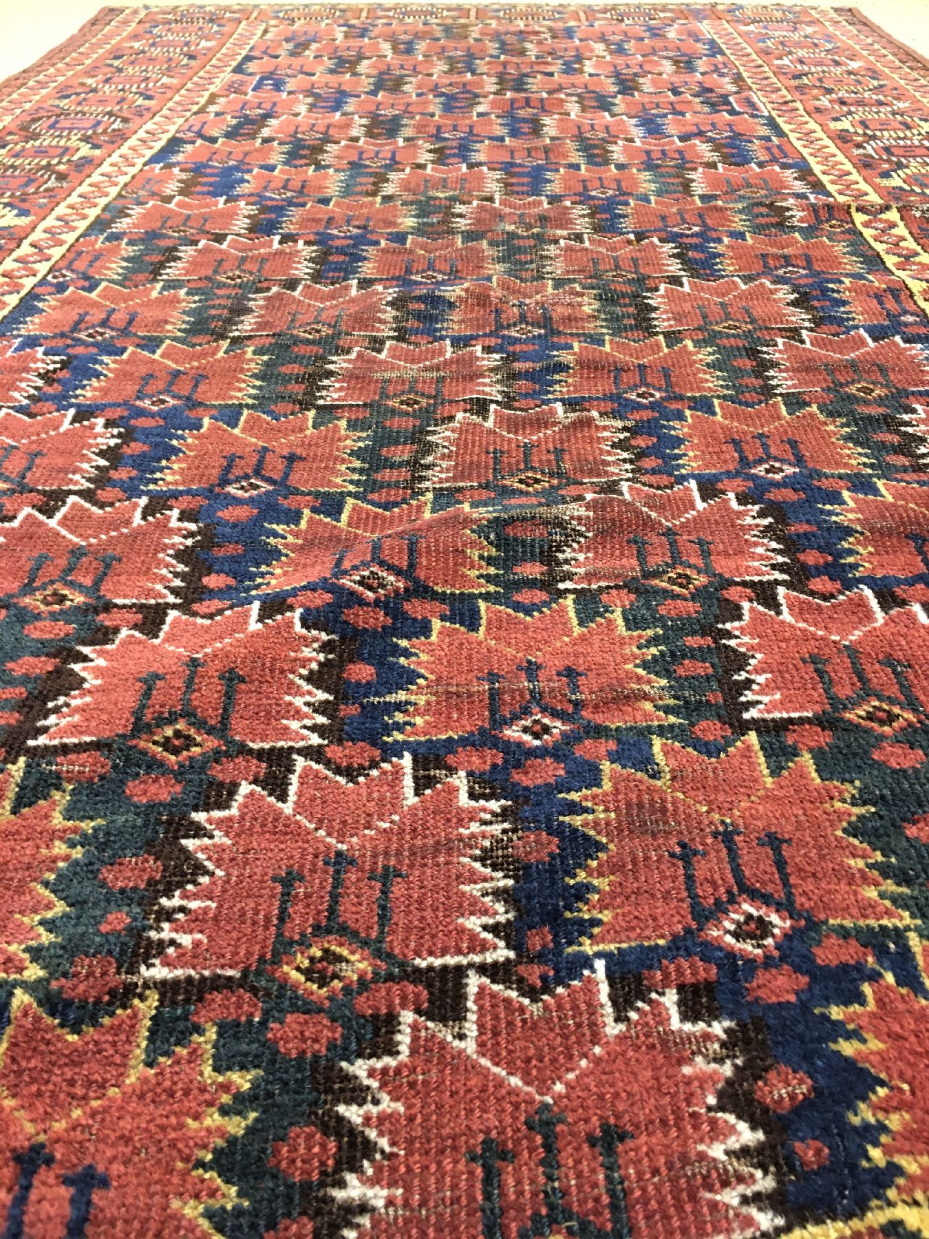 Detail b: Beschir "Hochzeitsteppich" antik, Turkmenistan Amu-Darja, 19.Jhd., Wolle geknüpft auf Wolle/Ziegenhaar. KleinformatigerHauptteppich der ...