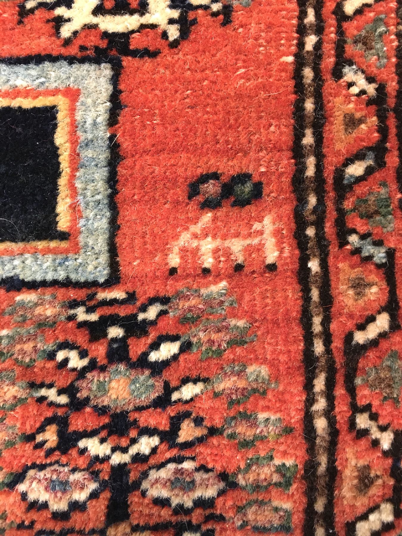Detail f: Farahan antik, Westpersien, Ende 19.Jhd., Wolle geknüpft auf Baumwolle. Farahan Poshti mit Boteh Motiven, ca. 80 x 65 cm, EHZ: 2-3 (leichte ...