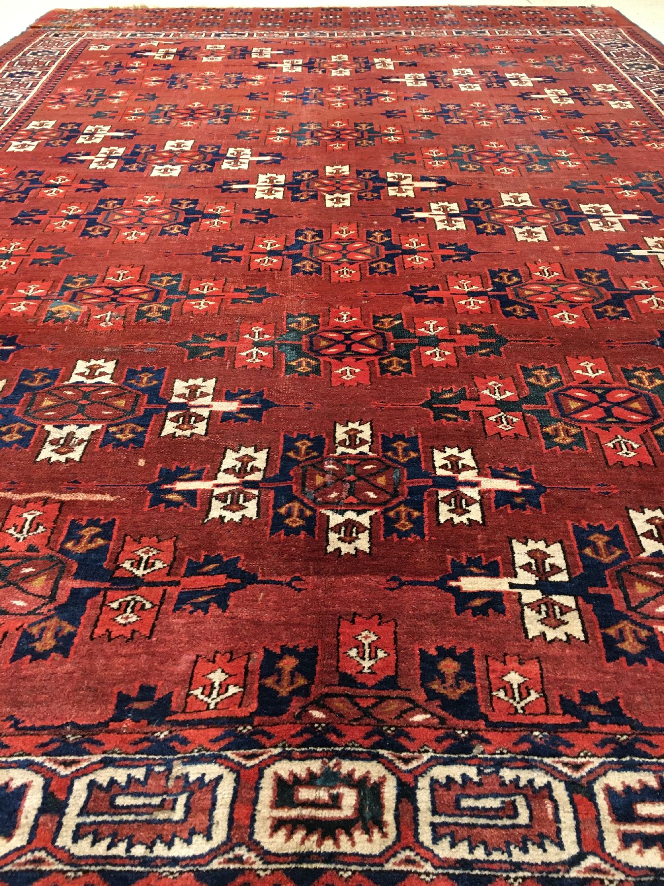 Detail b: Feiner Yomud "Kepse-Gül" Hauptteppich antik, Turkmenistan, 1.Hälfte 19.Jhd., Wolle geknüpft auf Wolle. Seltener Hauptteppich der ...