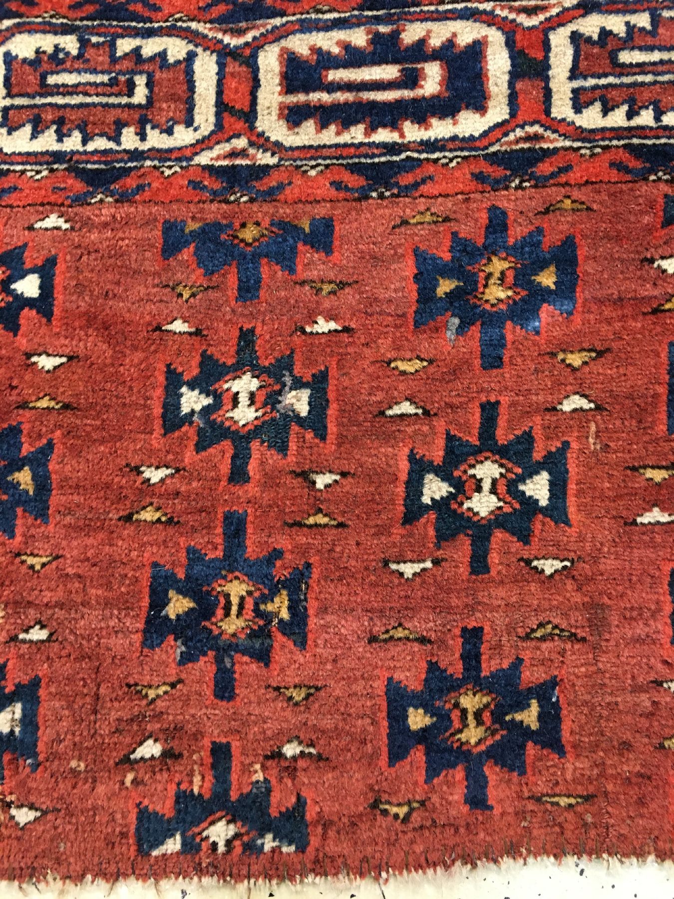 Detail g: Feiner Yomud "Kepse-Gül" Hauptteppich antik, Turkmenistan, 1.Hälfte 19.Jhd., Wolle geknüpft auf Wolle. Seltener Hauptteppich der ...