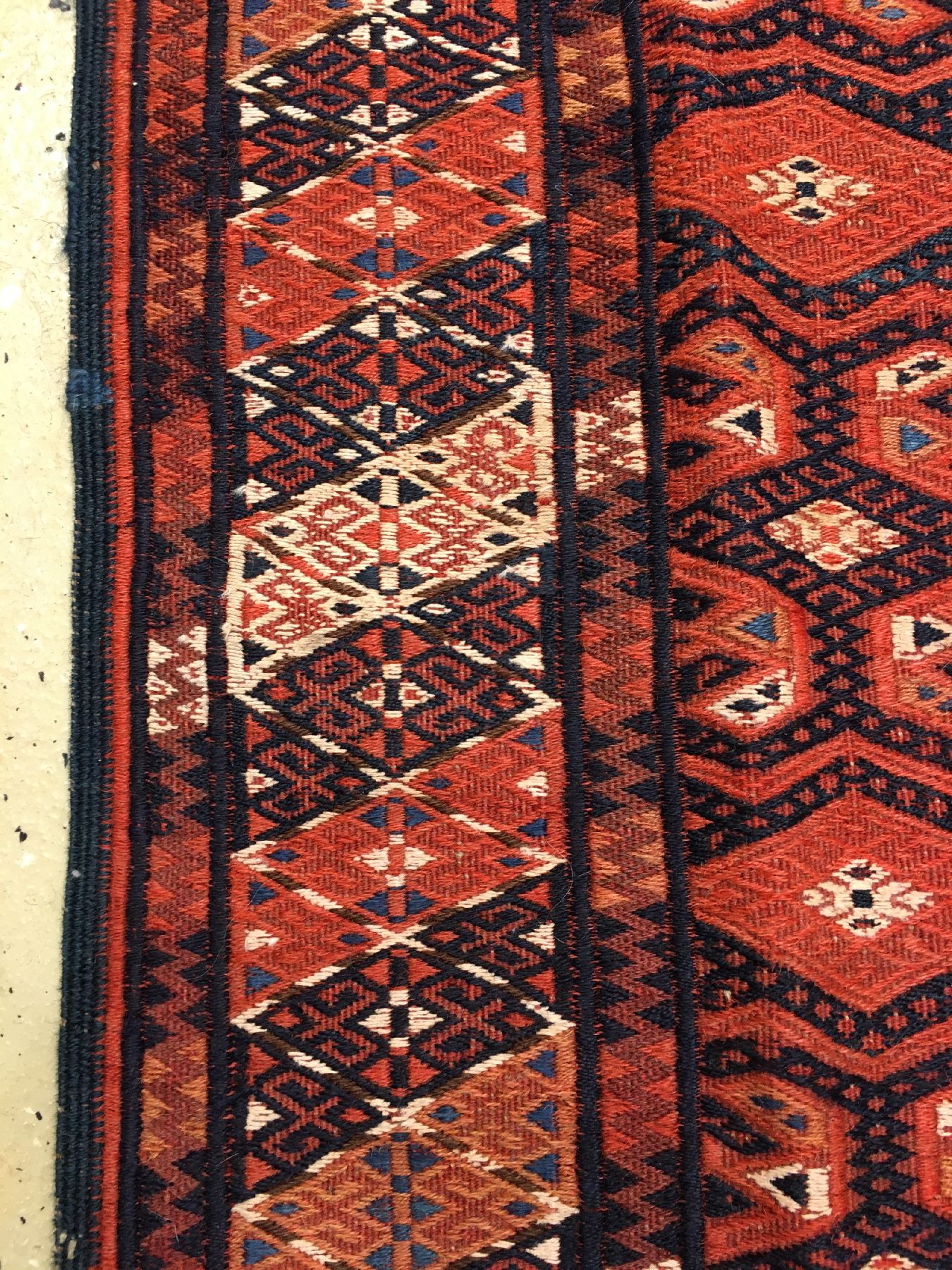 Detail f: Sehr feiner großer Yomud "Sumakh-Kelim" Hauptteppich antik, Turkmenistan, Ende 19.Jhd., Wolle gewebt auf Wolle. Bemerkenswert fein ...