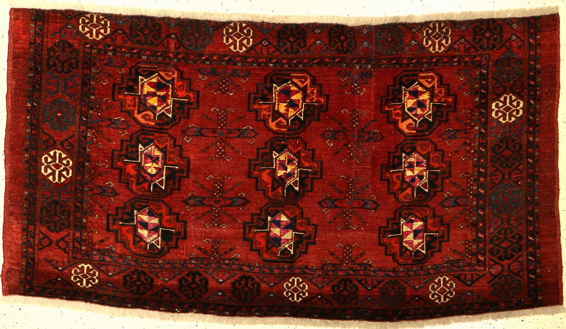 Ersari "Tschowal" mit Seide, Turkmenistan, um 1900, Wolle auf Wolle mit Seide, ca. 160 x 86 cm, EHZ: 3-4