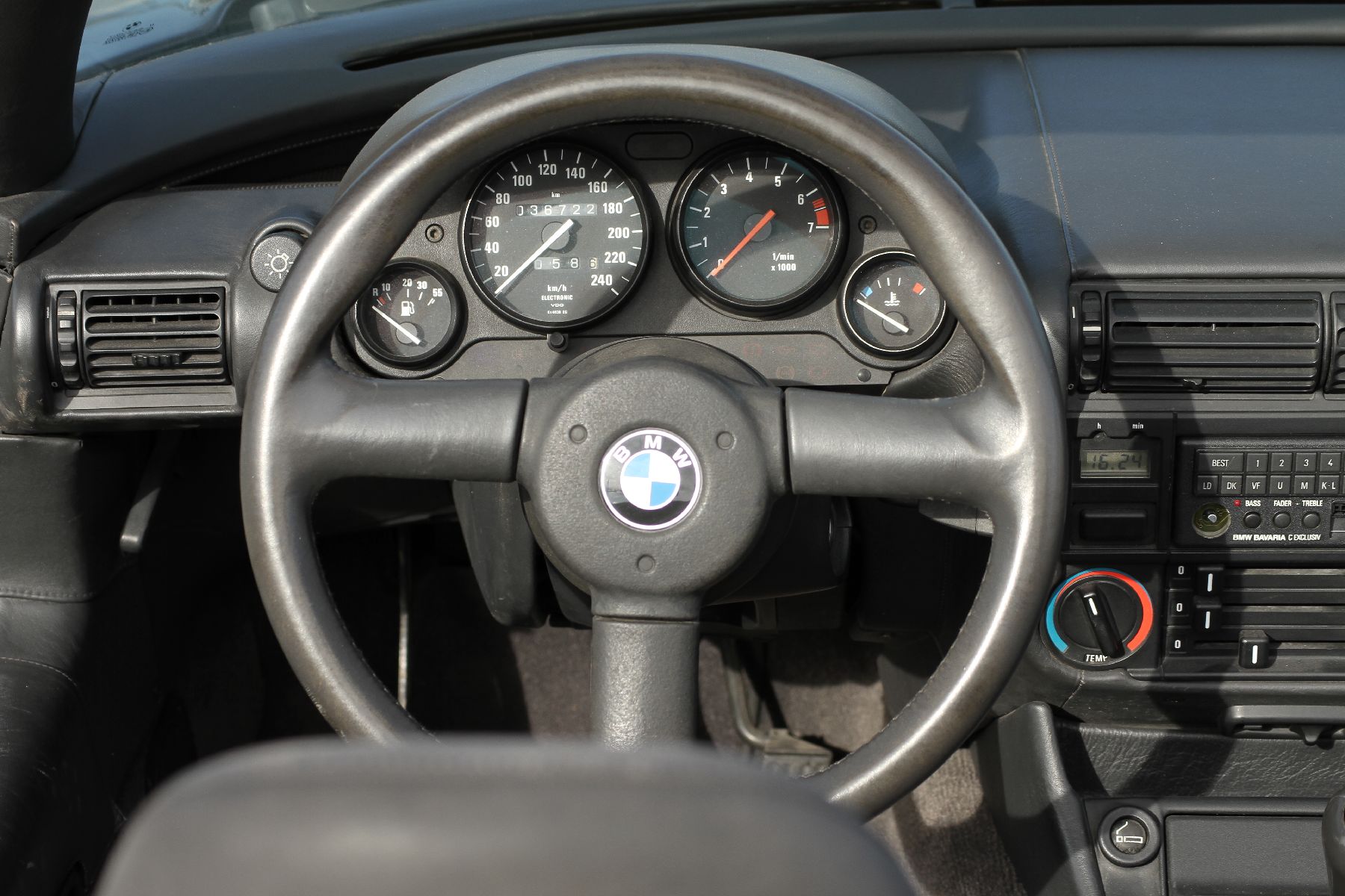 Detail k: BMW Z1 Cabrio, Fahrgestellnummer: WBABA91060AL00142, EZ 02/1989, niederländische Zulassung, laut Unterlagen 2 Vorbesitzer, Laufleistung 36.725 km ...