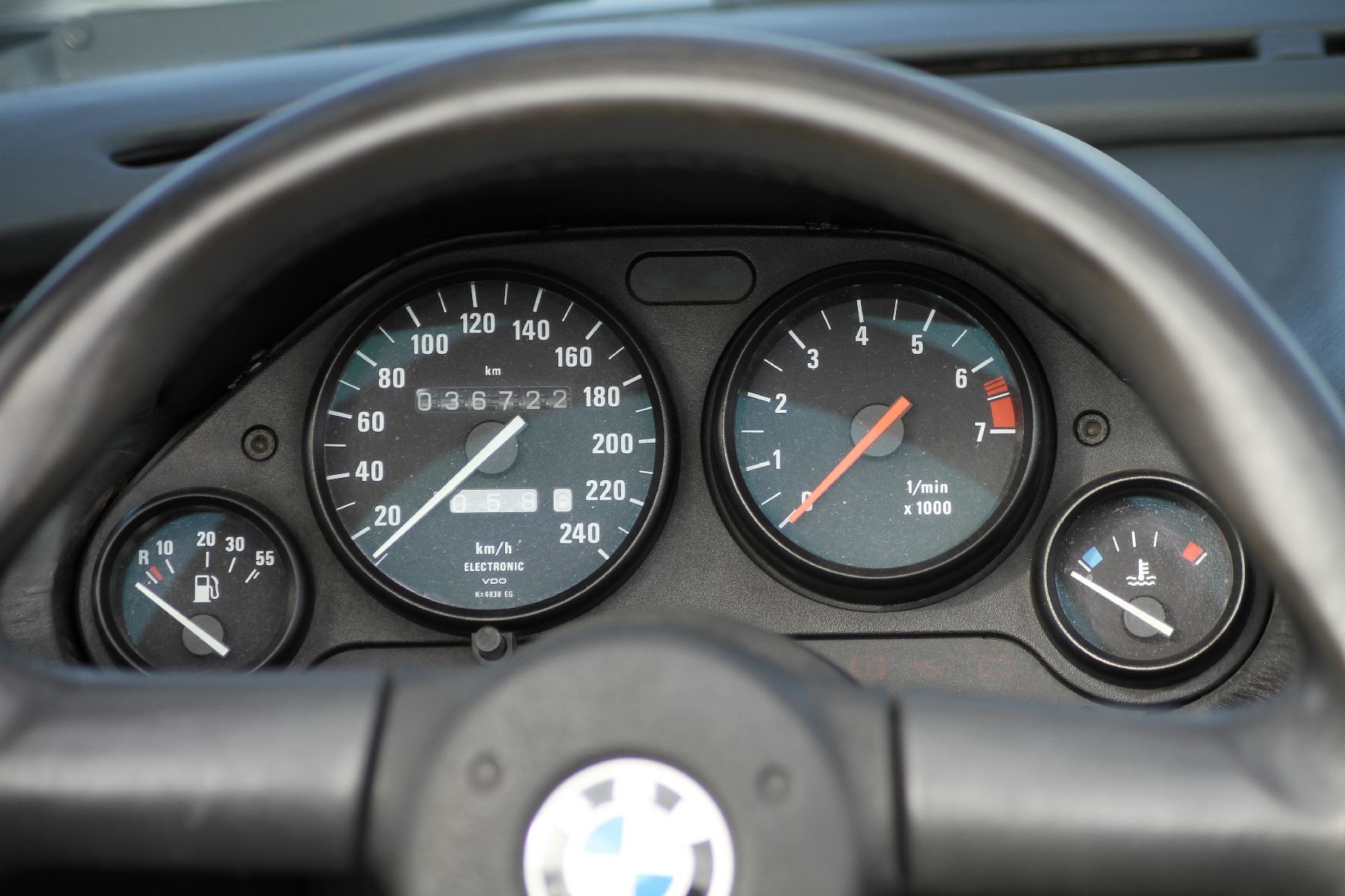 Detail l: BMW Z1 Cabrio, Fahrgestellnummer: WBABA91060AL00142, EZ 02/1989, niederländische Zulassung, laut Unterlagen 2 Vorbesitzer, Laufleistung 36.725 km ...