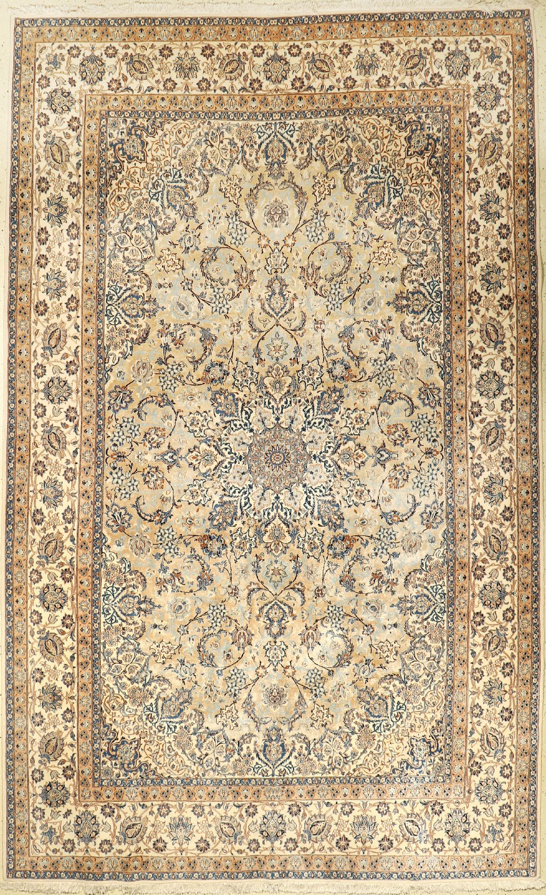Nain fein (Seidengrund), Persien, ca. 60 Jahre, Korkwolle mit Seide, ca. 352 x 250 cm, EHZ: 2