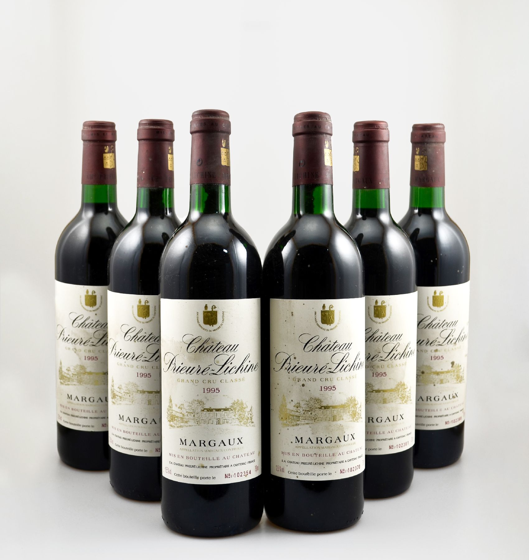 Detail b: 6 Flaschen 1995 Chateau Prieure-Lichine, Margaux, Grand Cru Classe, je ca. 75 cl, 12,5 % Vol., Füllstände: je ca. into neck, Etiketten beschmutzt, ...
