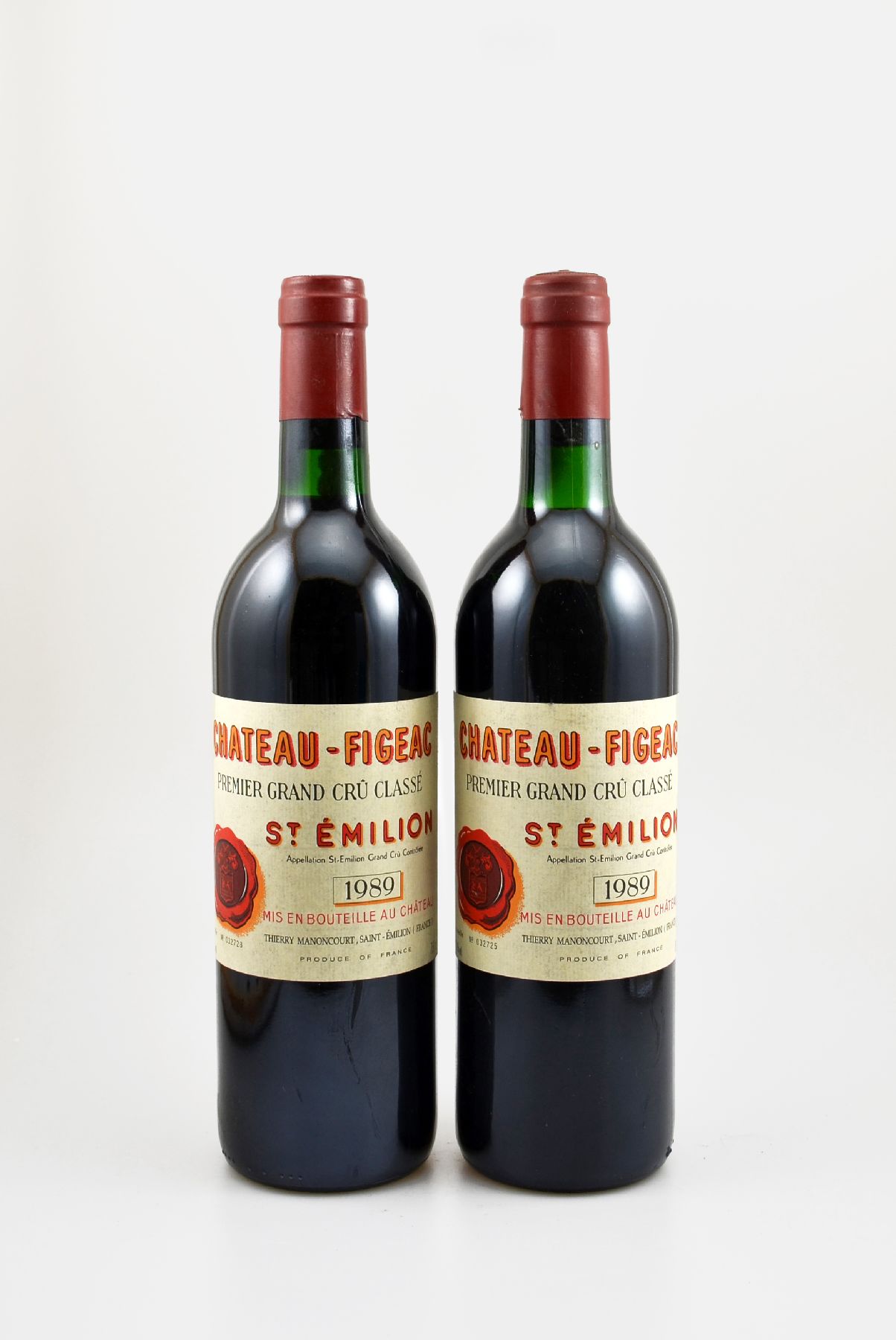 2 Flaschen 1989 Chateau-Figeac, Saint-Emilion, Premier Grand Cru Classe, je ca. 75 cl, 13 % Vol., Füllstände: je ca. into neck, gute ...