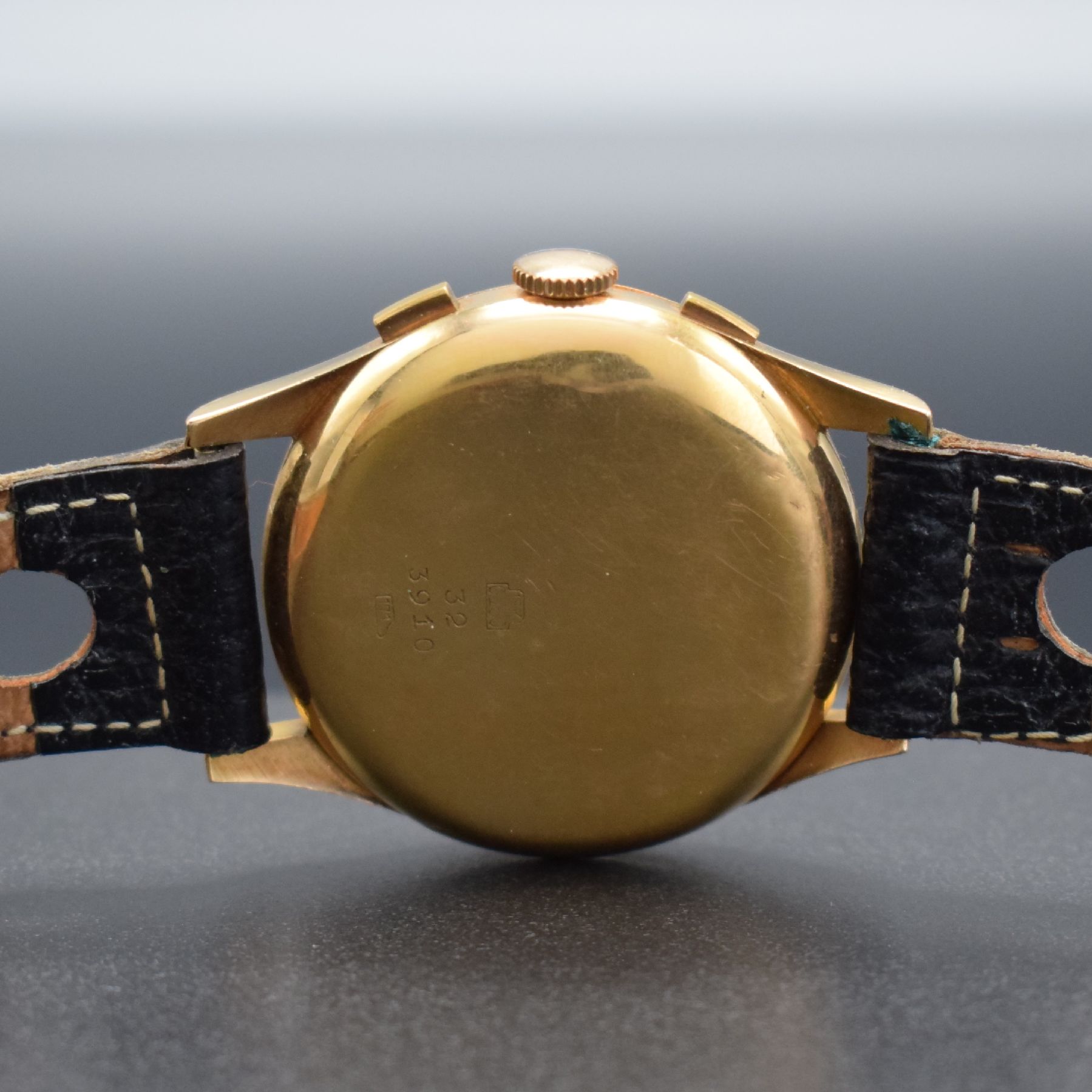 Detail e: DELRIO / Chronographe Suisse Herrenarmbanduhr mit Chronograph in RG 750/000, Schweiz um 1950, Handaufzug, 3-teil. Geh. dell., Boden & Glasrand ...
