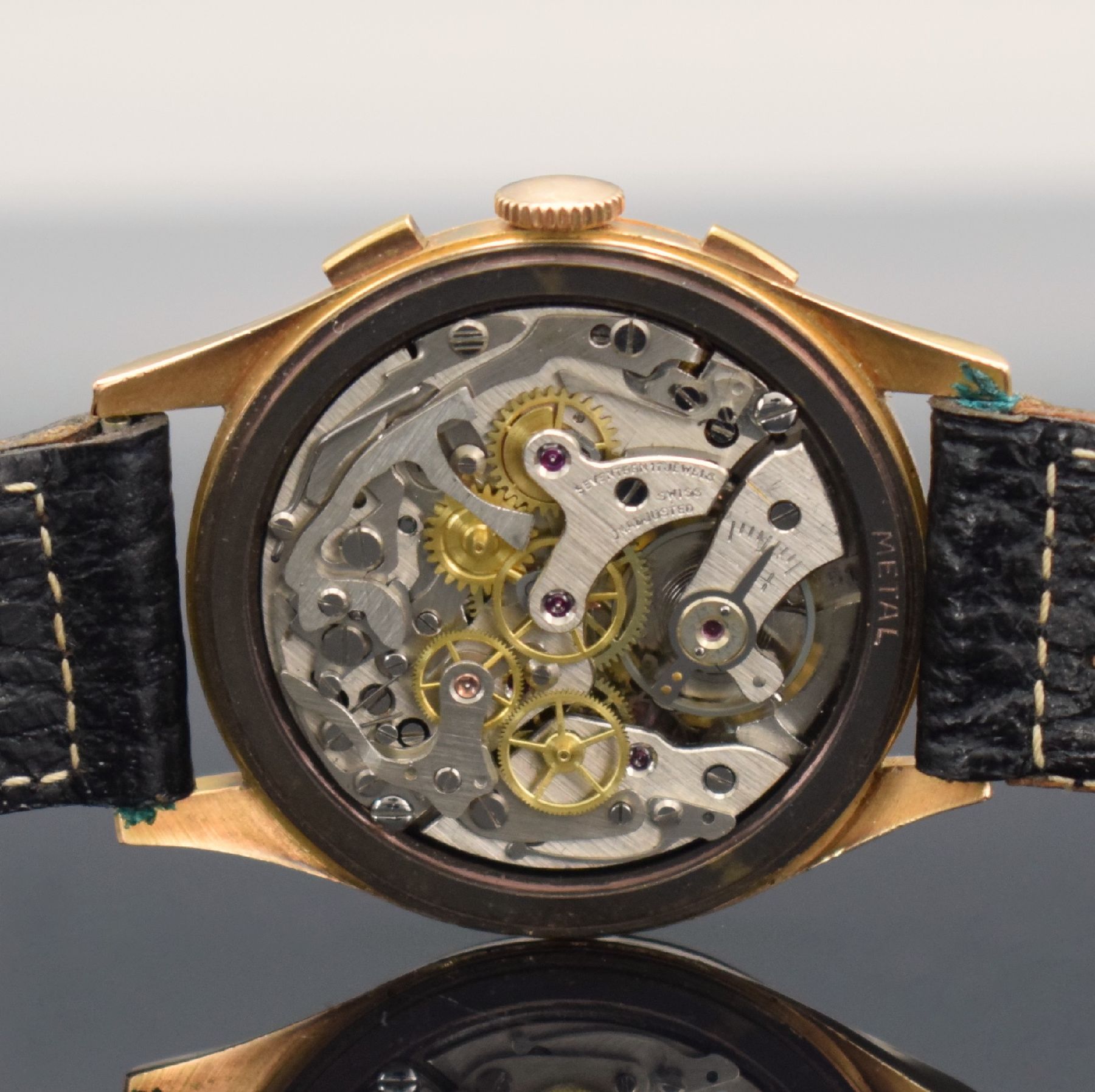 Detail f: DELRIO / Chronographe Suisse Herrenarmbanduhr mit Chronograph in RG 750/000, Schweiz um 1950, Handaufzug, 3-teil. Geh. dell., Boden & Glasrand ...