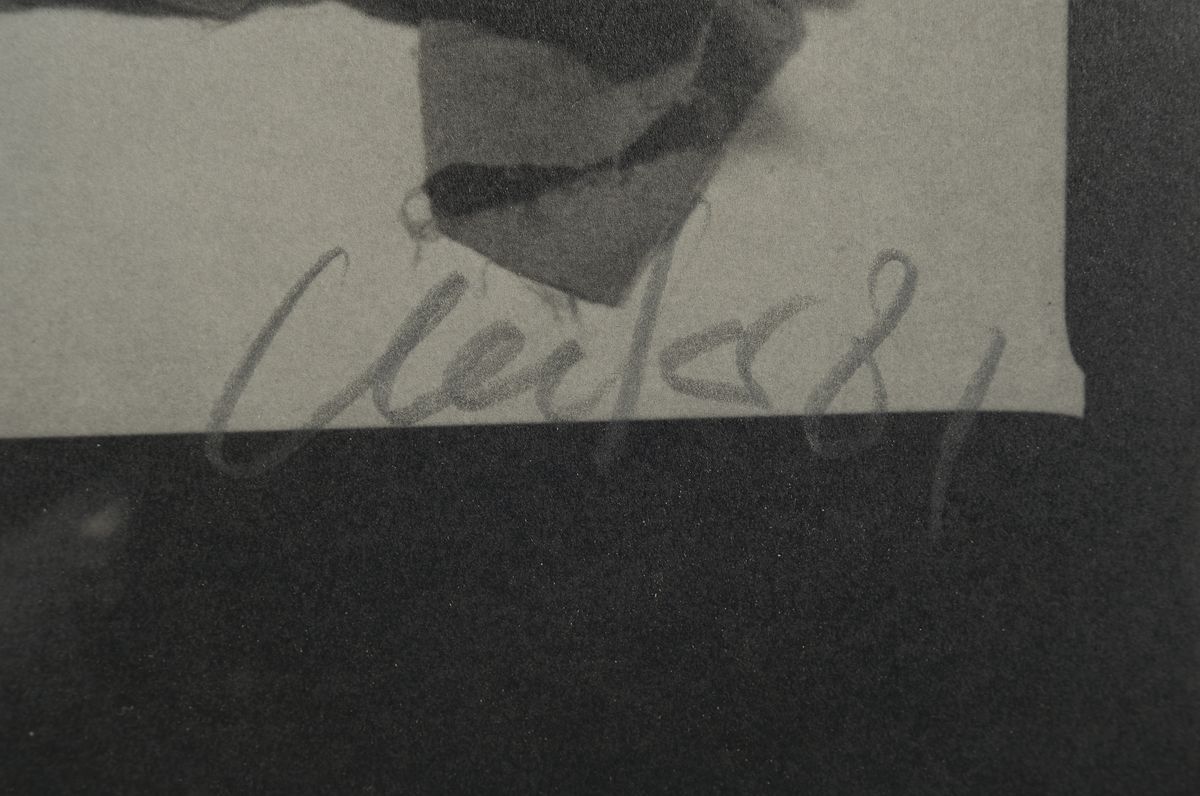 Detail a: Günther Uecker, geb. 1930 Wendorf, ansässig in Düsseldorf und St. Gallen, Granolithographie auf dickem Velin, handsigniert vom Fotograf Rolf ...