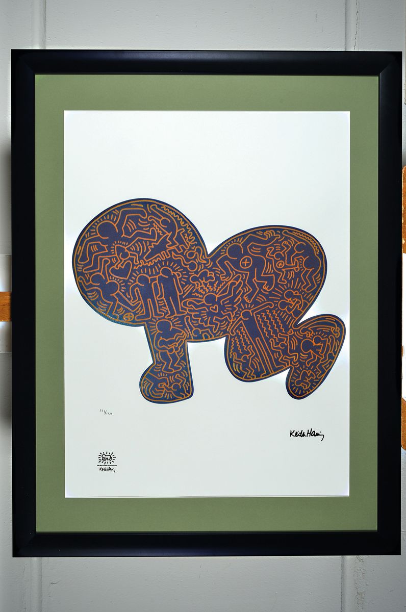 Detail k: Keith Haring, 1958 - 1990, Lithographie auf dickem Velin, drucksigniert, num. 121/150, mit Keith Haring Estate Stempel,Blattgr. 70 x 50 cm, Rahmen 87 ...