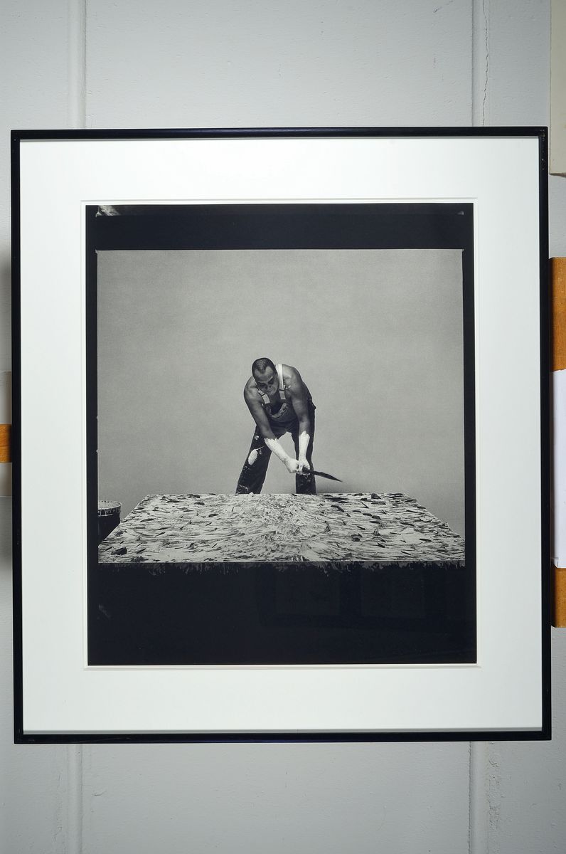 Detail k: Günther Uecker, geb. 1930 Wendorf, ansässig in Düsseldorf und St. Gallen, Granolitho auf dickem Velin, handsigniert vom Fotograf Rolf Schroeter ...